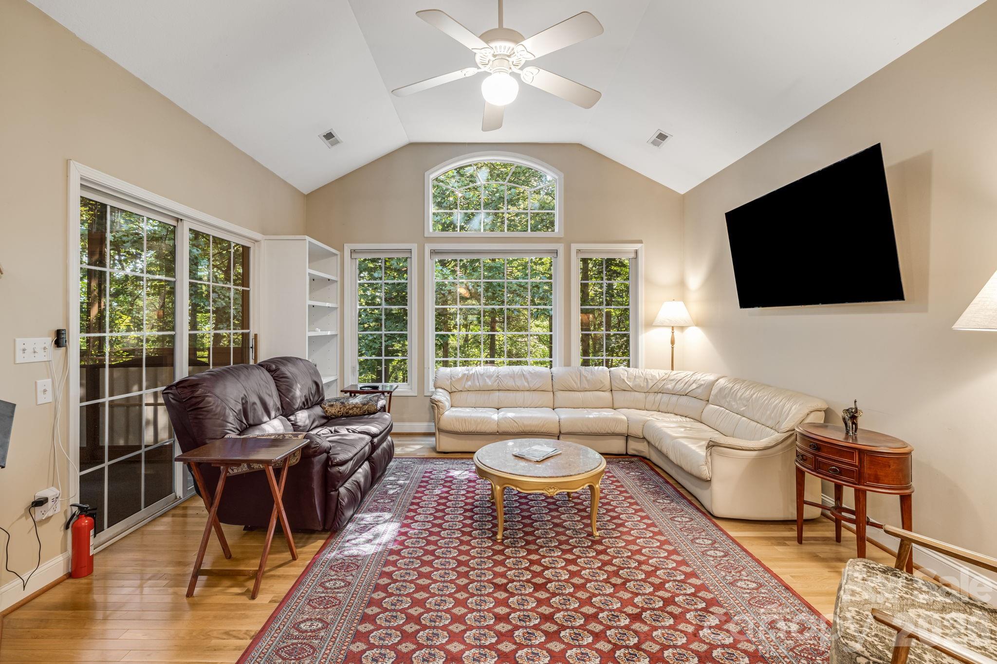 Great-room with vaulted ceilings. - 212 Carriage Springs Way, Hendersonville
