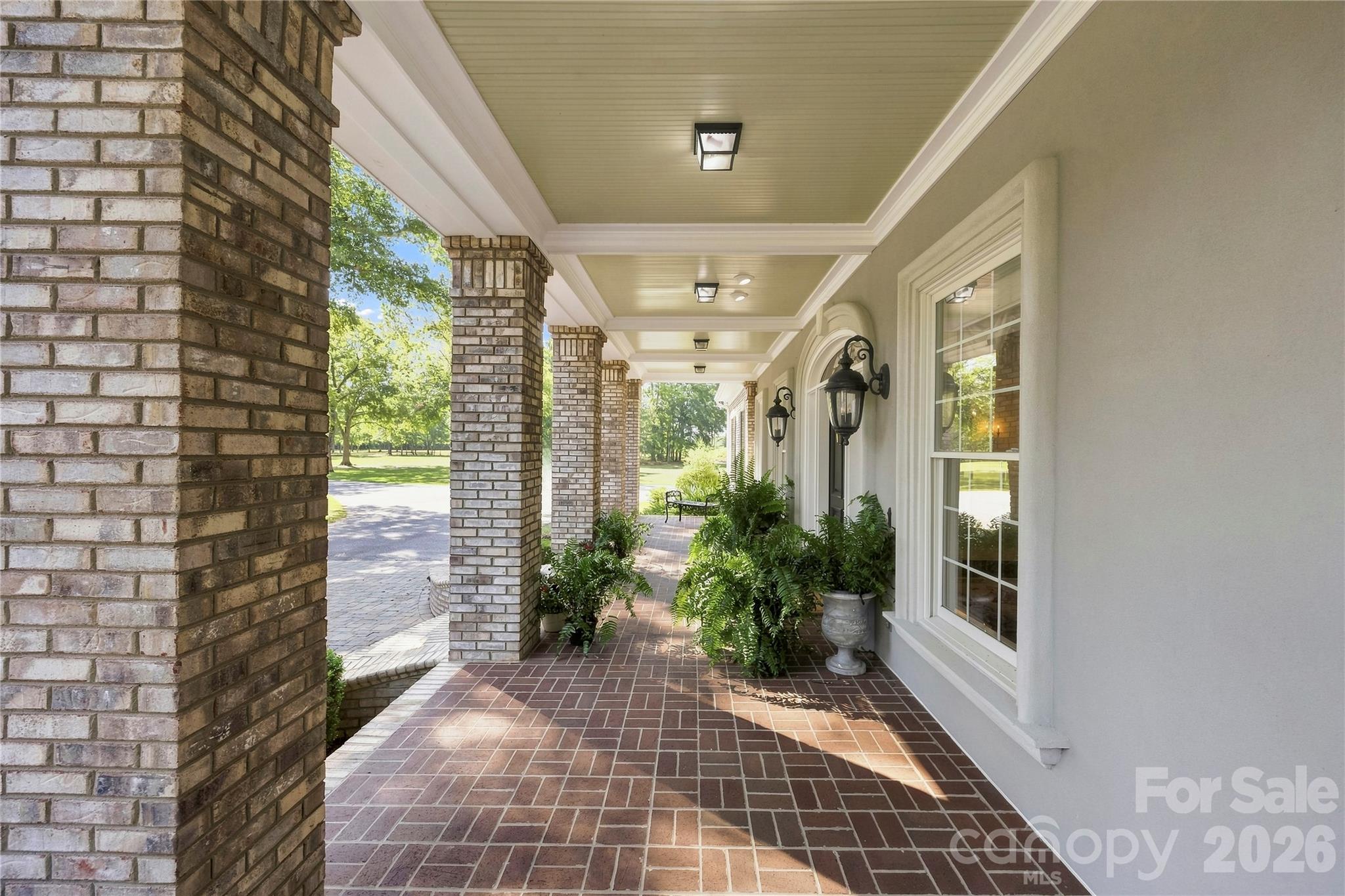 Stunning front porch - 393 Youngs Bend Road, Kershaw