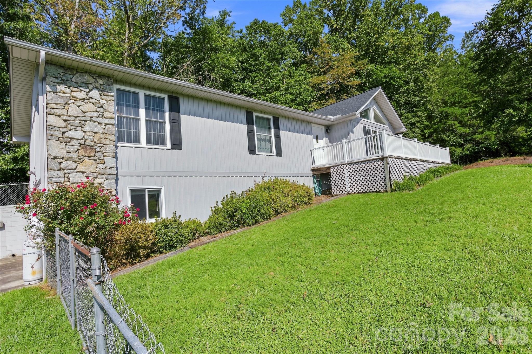 Single Family Residence at 30 Morning Glory Lane, Weaverville, photo 5 of 48