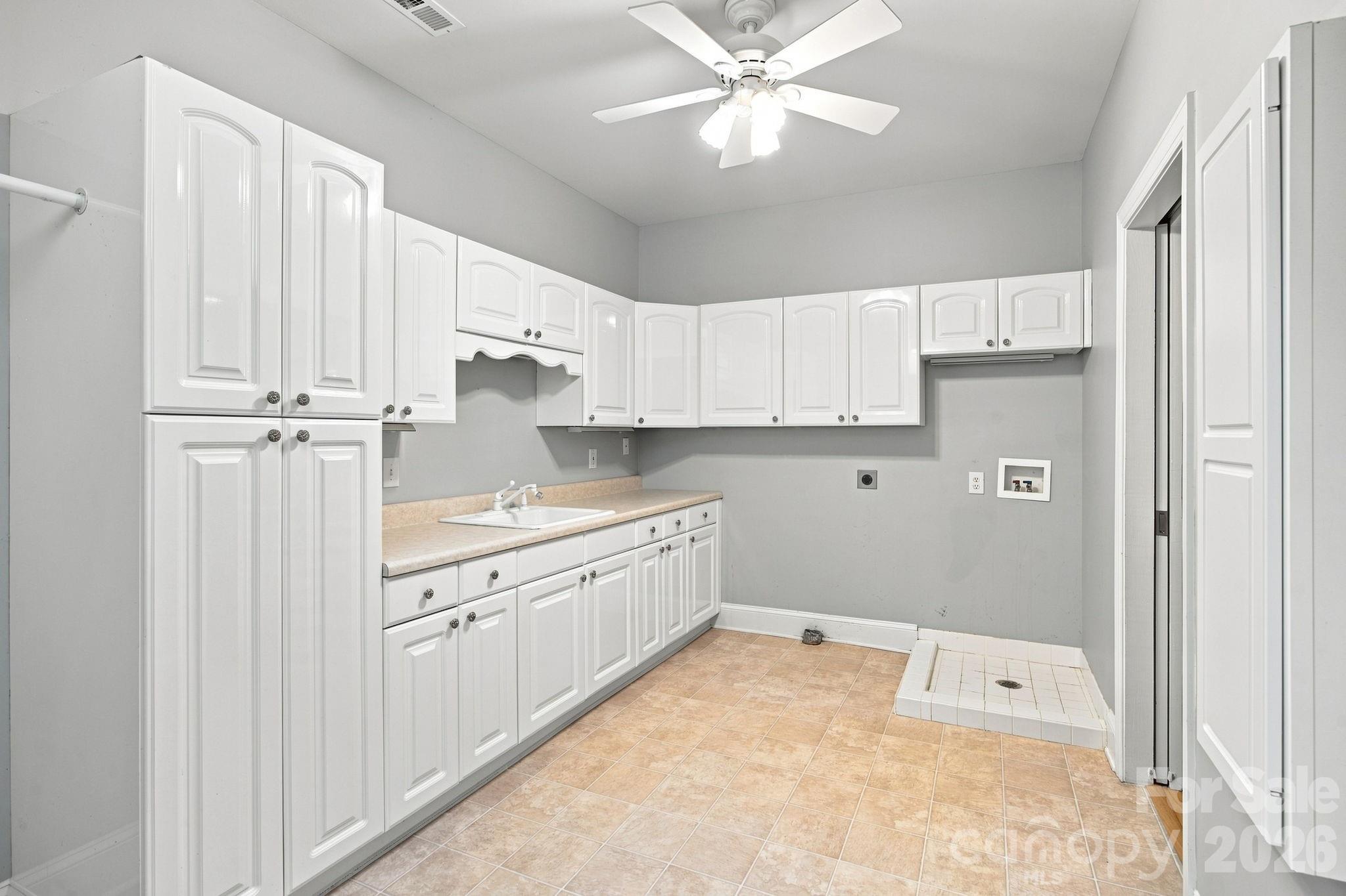 Single Family Residence at 3726 Ashford Leigh Court, Charlotte, photo 24 of 48