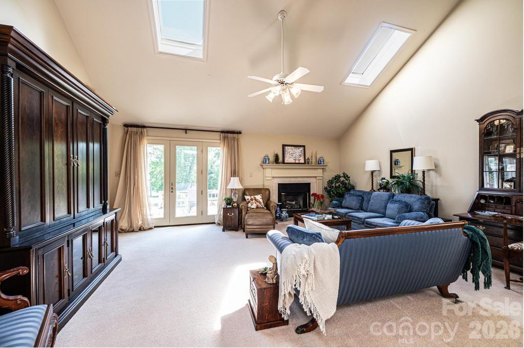 Big nice living area! - 3725 Rock Bridge Drive NE, Conover