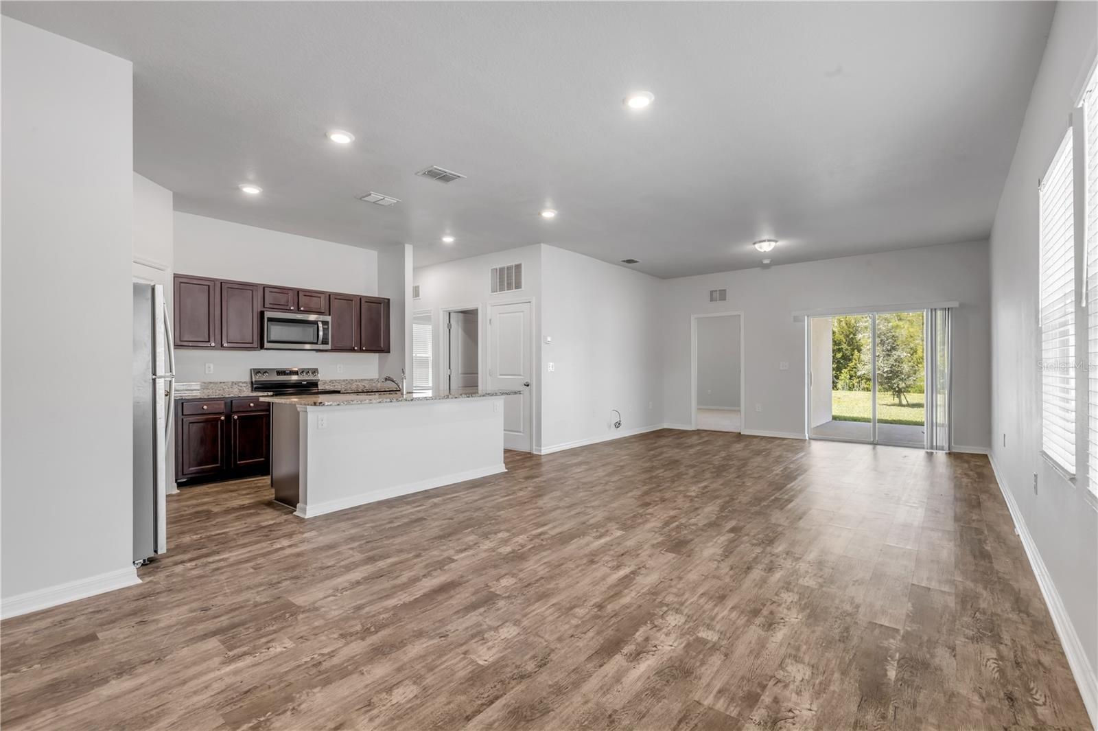 Single Family Residence at 3006 NEVERLAND DR, NEW SMYRNA BEACH, photo 6 of 43