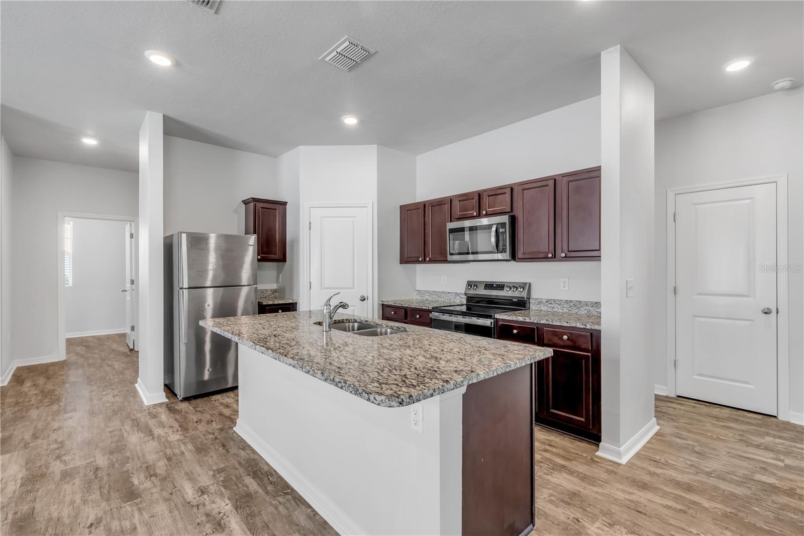Single Family Residence at 3006 NEVERLAND DR, NEW SMYRNA BEACH, photo 8 of 43