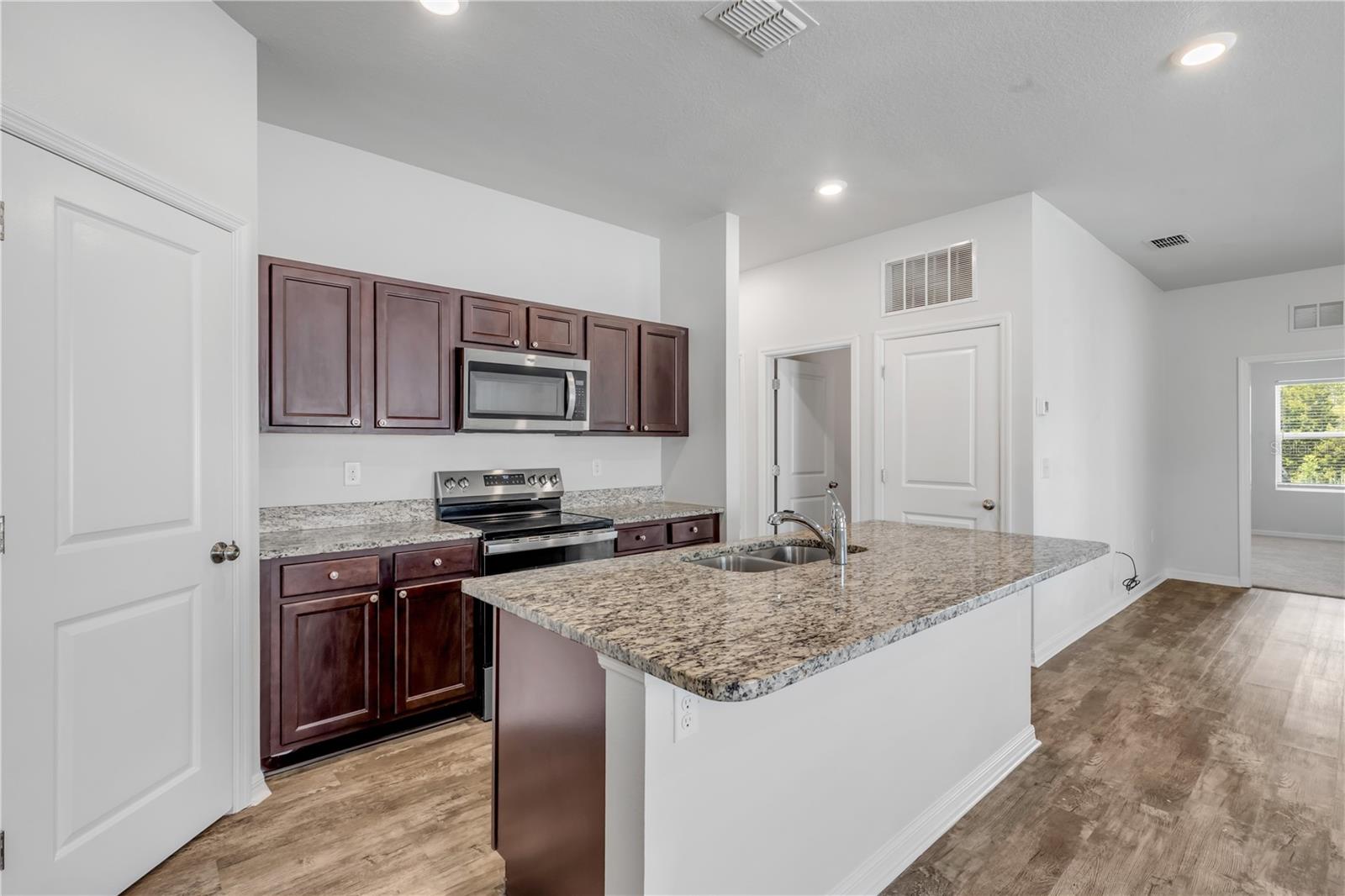 Single Family Residence at 3006 NEVERLAND DR, NEW SMYRNA BEACH, photo 9 of 43