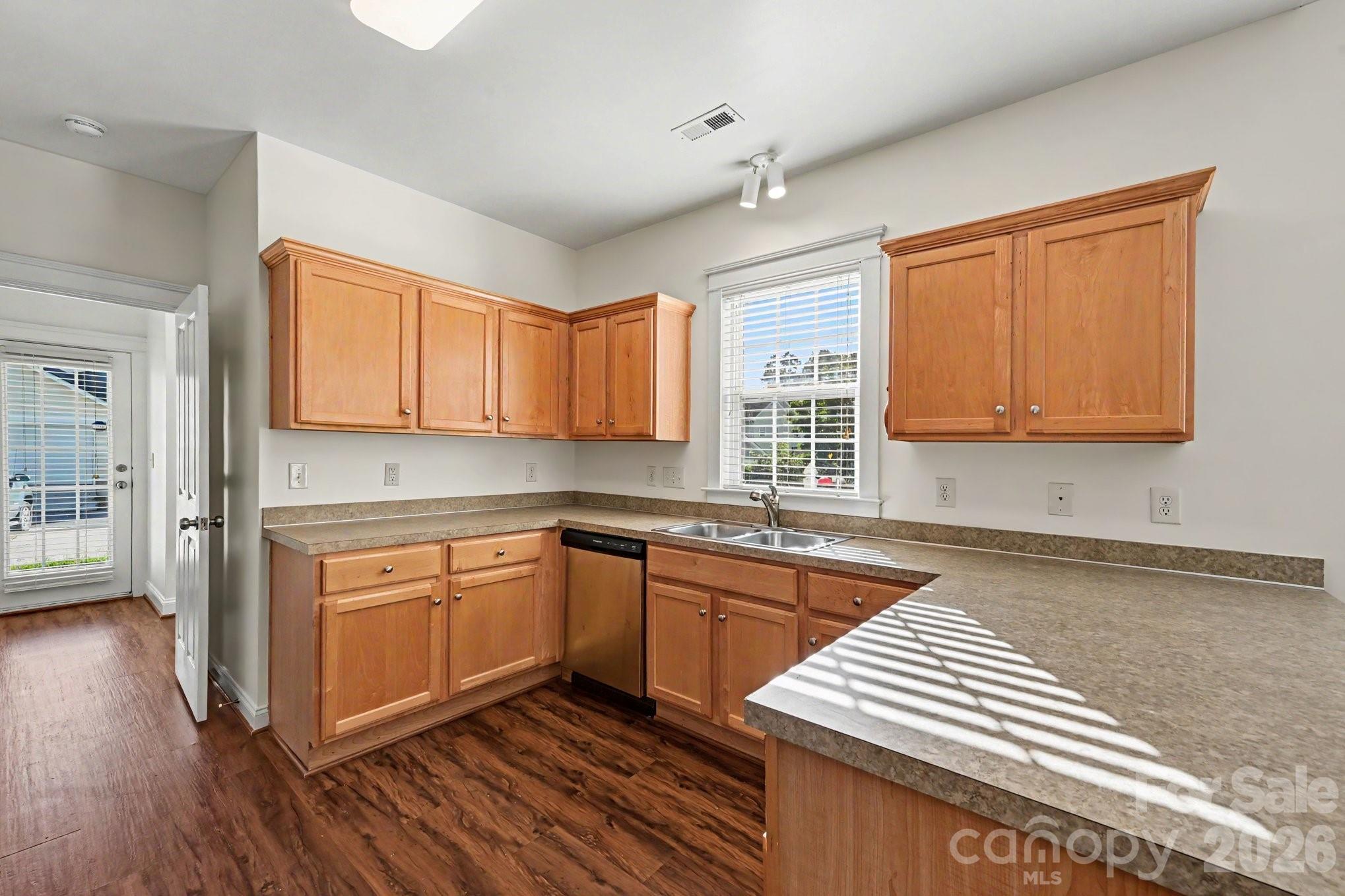 Single Family Residence at 13640 Swinton Road, Huntersville, photo 9 of 19