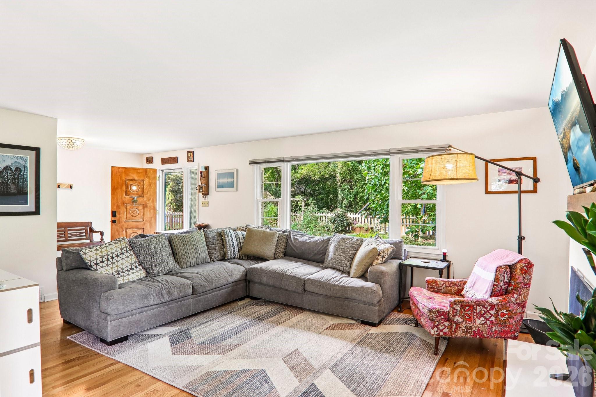 Single Family Residence at 333 Kenilworth Road, Asheville, photo 6 of 35