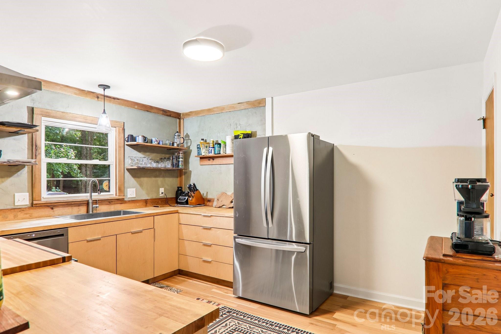 Single Family Residence at 333 Kenilworth Road, Asheville, photo 11 of 35