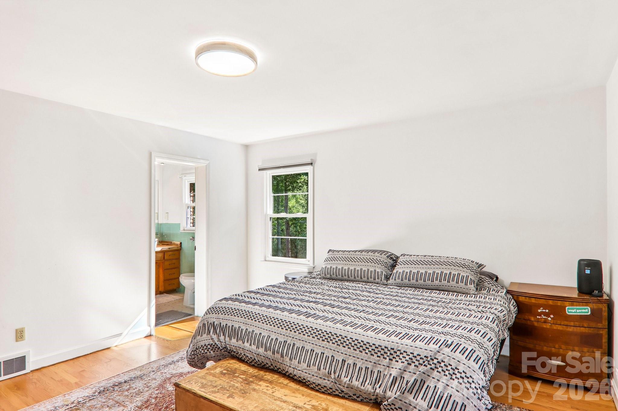 Single Family Residence at 333 Kenilworth Road, Asheville, photo 18 of 35