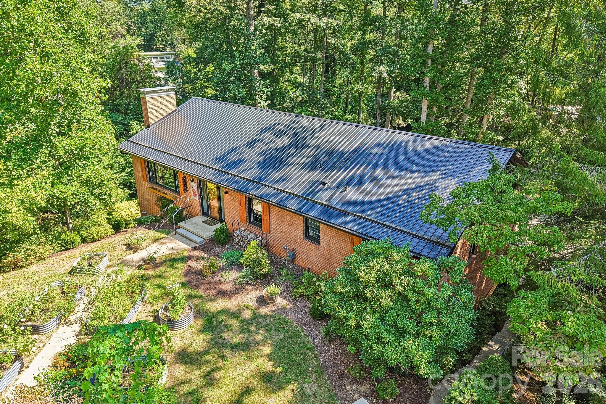 Single Family Residence at 333 Kenilworth Road, Asheville, photo 32 of 35