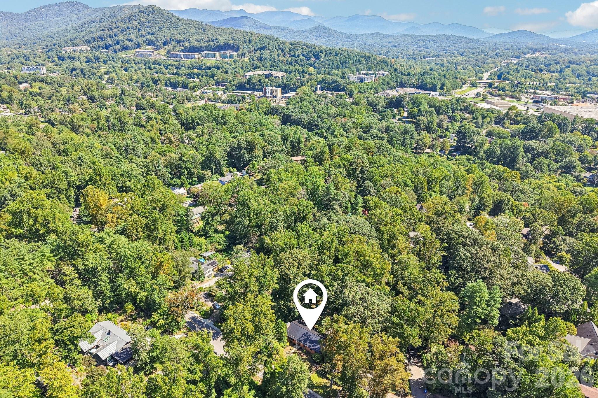 Single Family Residence at 333 Kenilworth Road, Asheville, photo 34 of 35