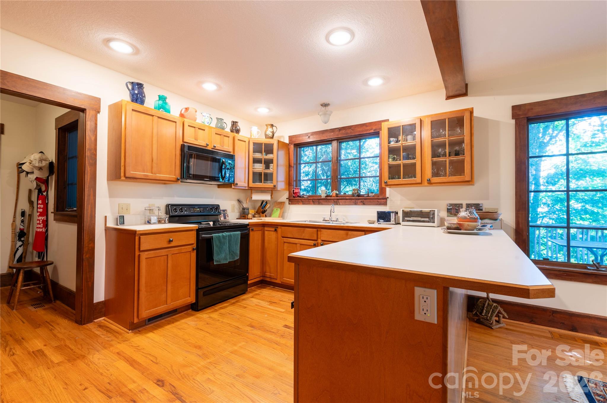Single Family Residence at 86 Forest Ridge Road E, Burnsville, photo 13 of 48