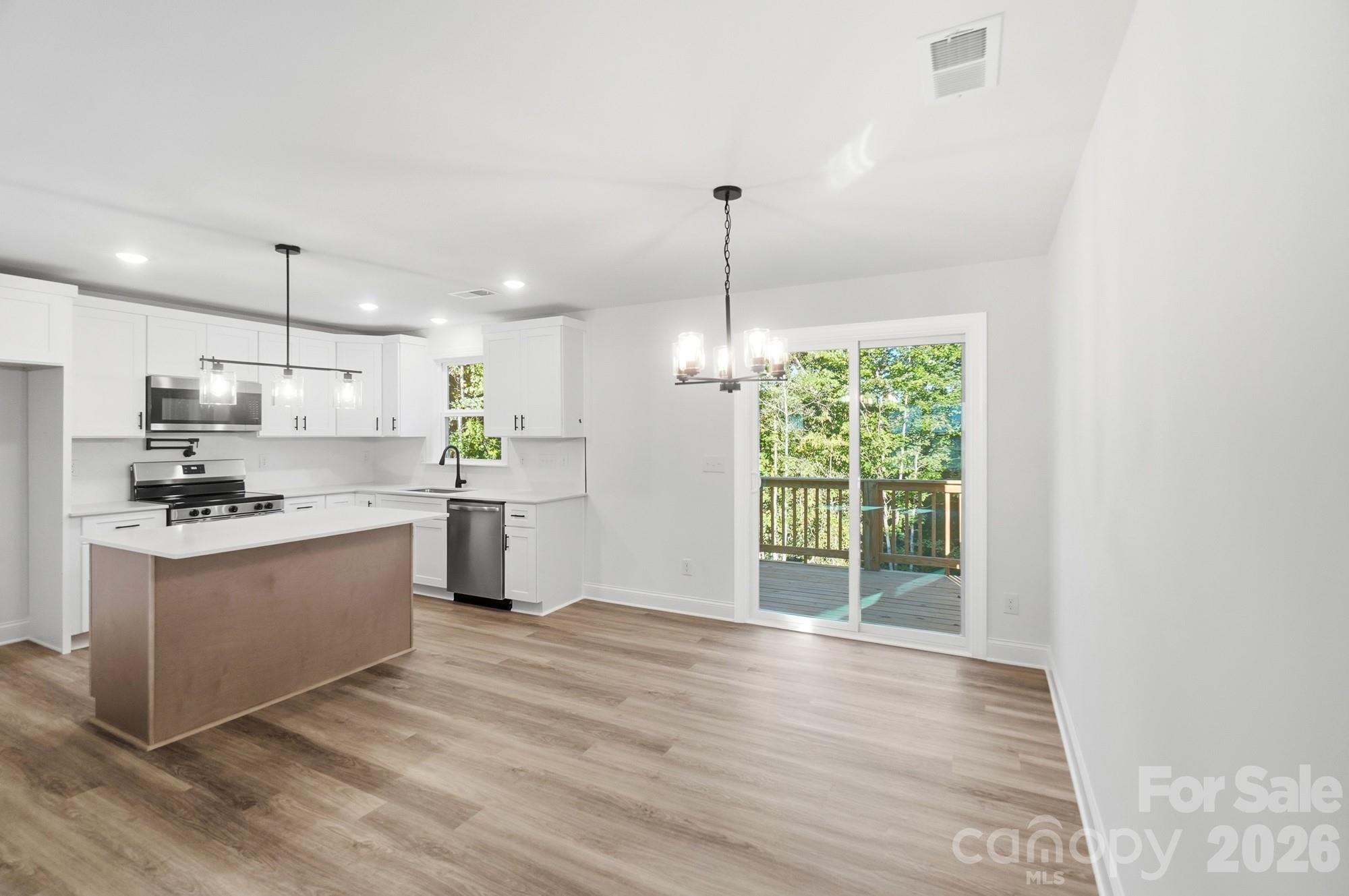 Single Family Residence at 1074 Mountain Crest Drive, Kings Mountain, photo 22 of 45