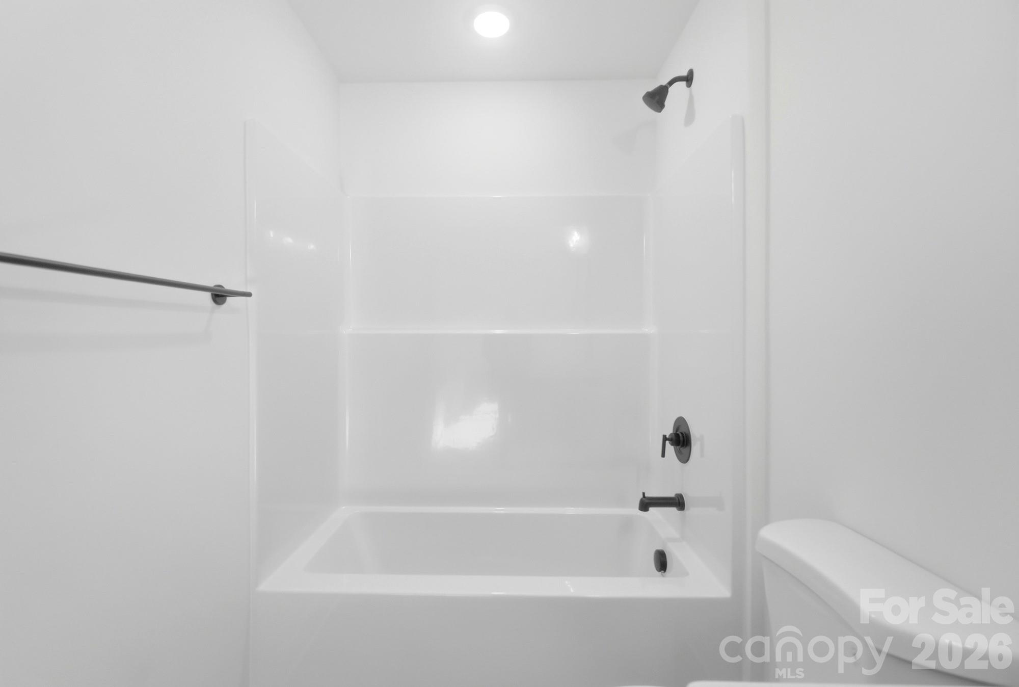 Tub in Full Bathroom - 1074 Mountain Crest Drive, Kings Mountain