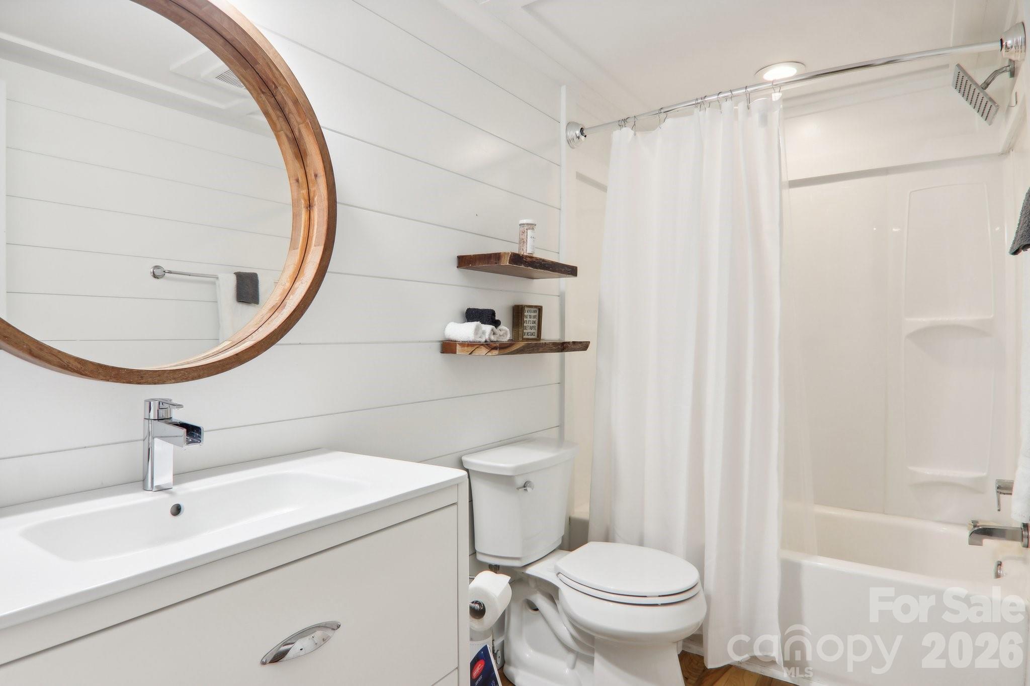 Main level bath - 315 Bear Cove Road, Bryson City