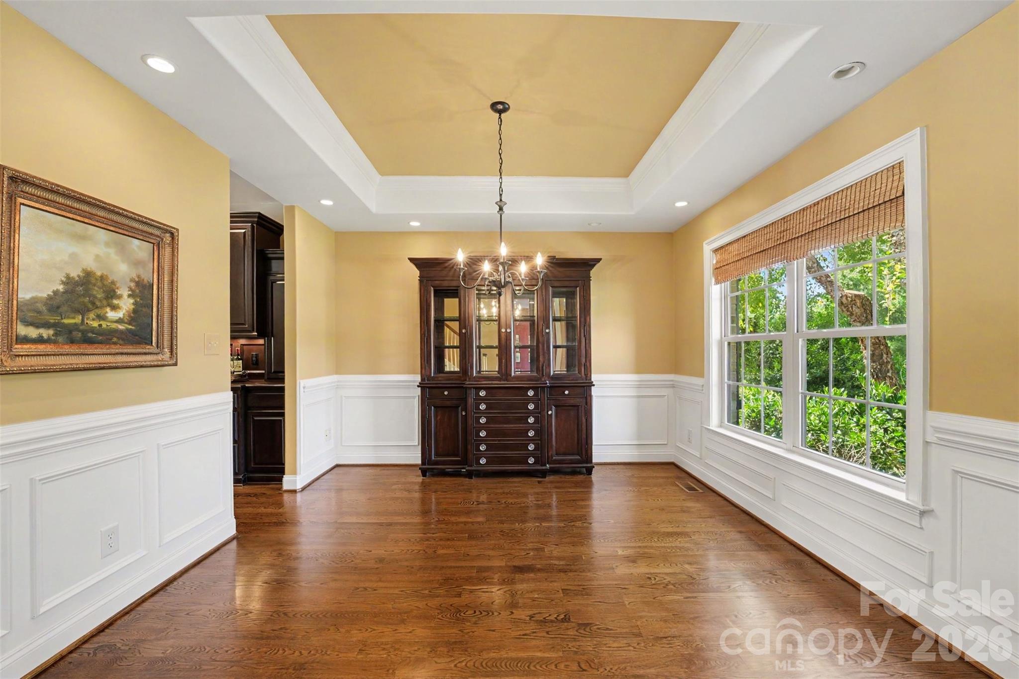 Formal dining room with access to built in serving area. - 120 Palos Verde Drive, Mooresville