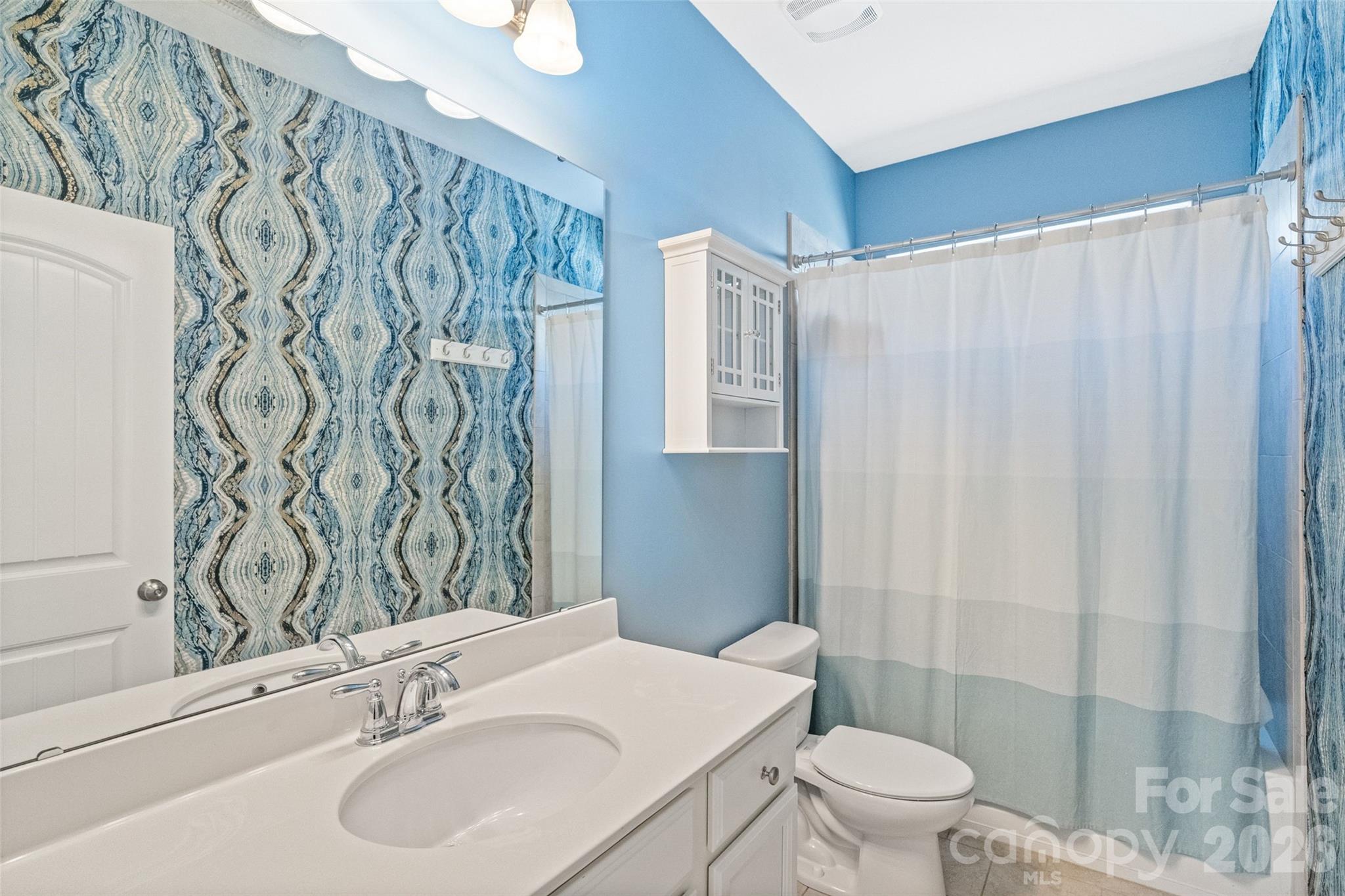 Guest bath - 966 Herrons Ferry Road, Rock Hill