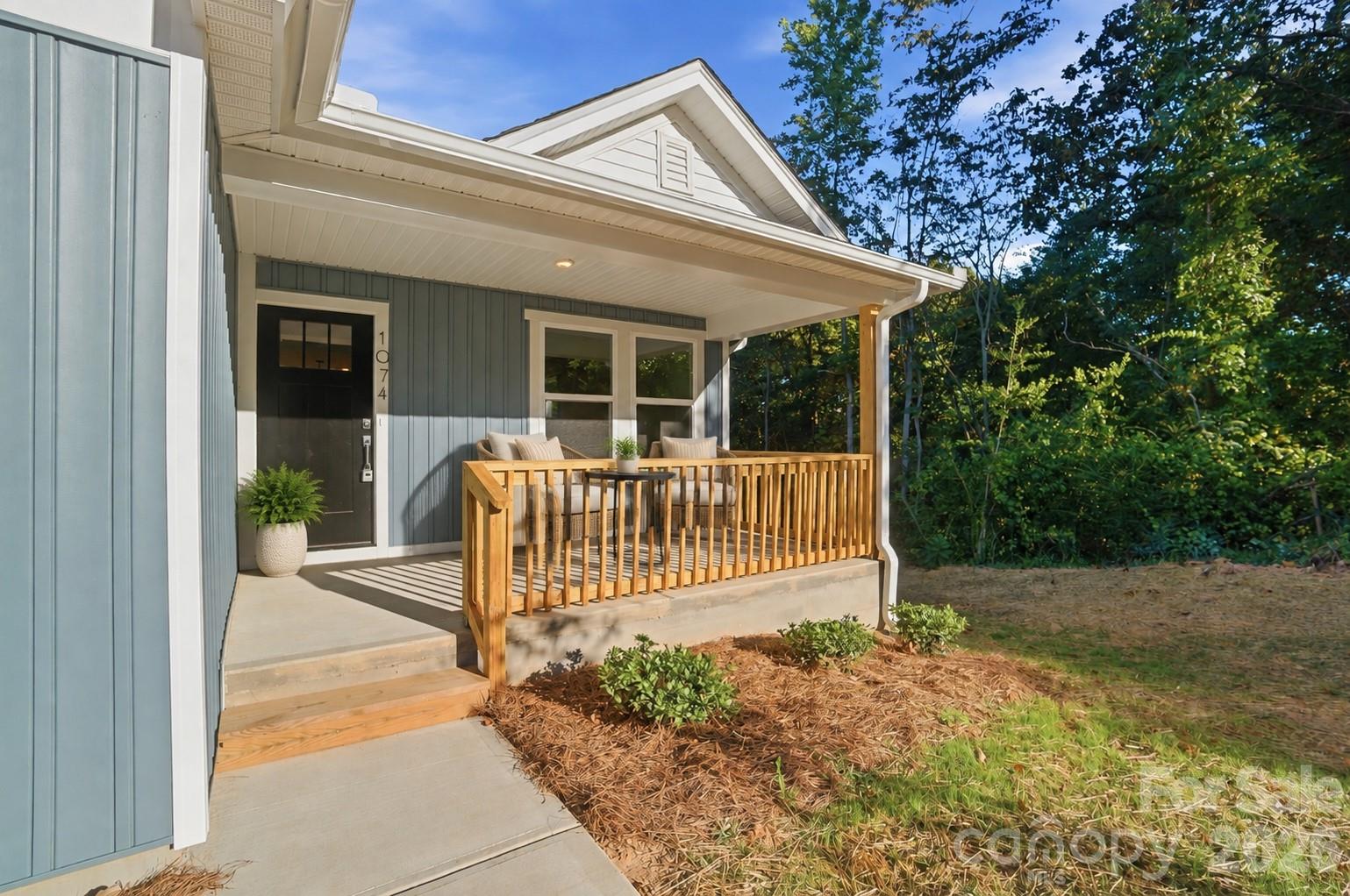 Single Family Residence at 1074 Mountain Crest Drive, Kings Mountain, photo 7 of 45