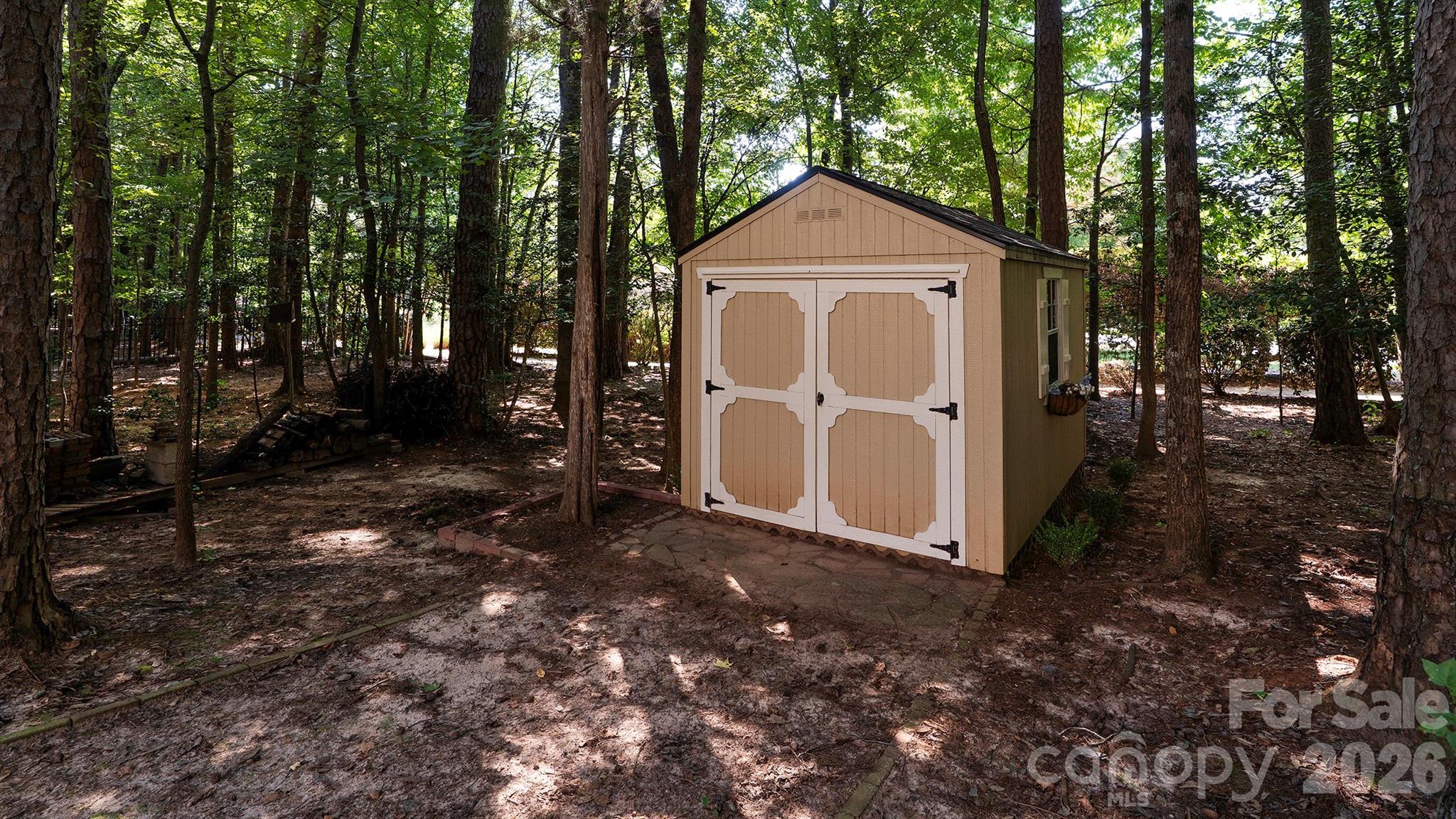 New shed... - 7786 Chapel Creek Drive, Denver