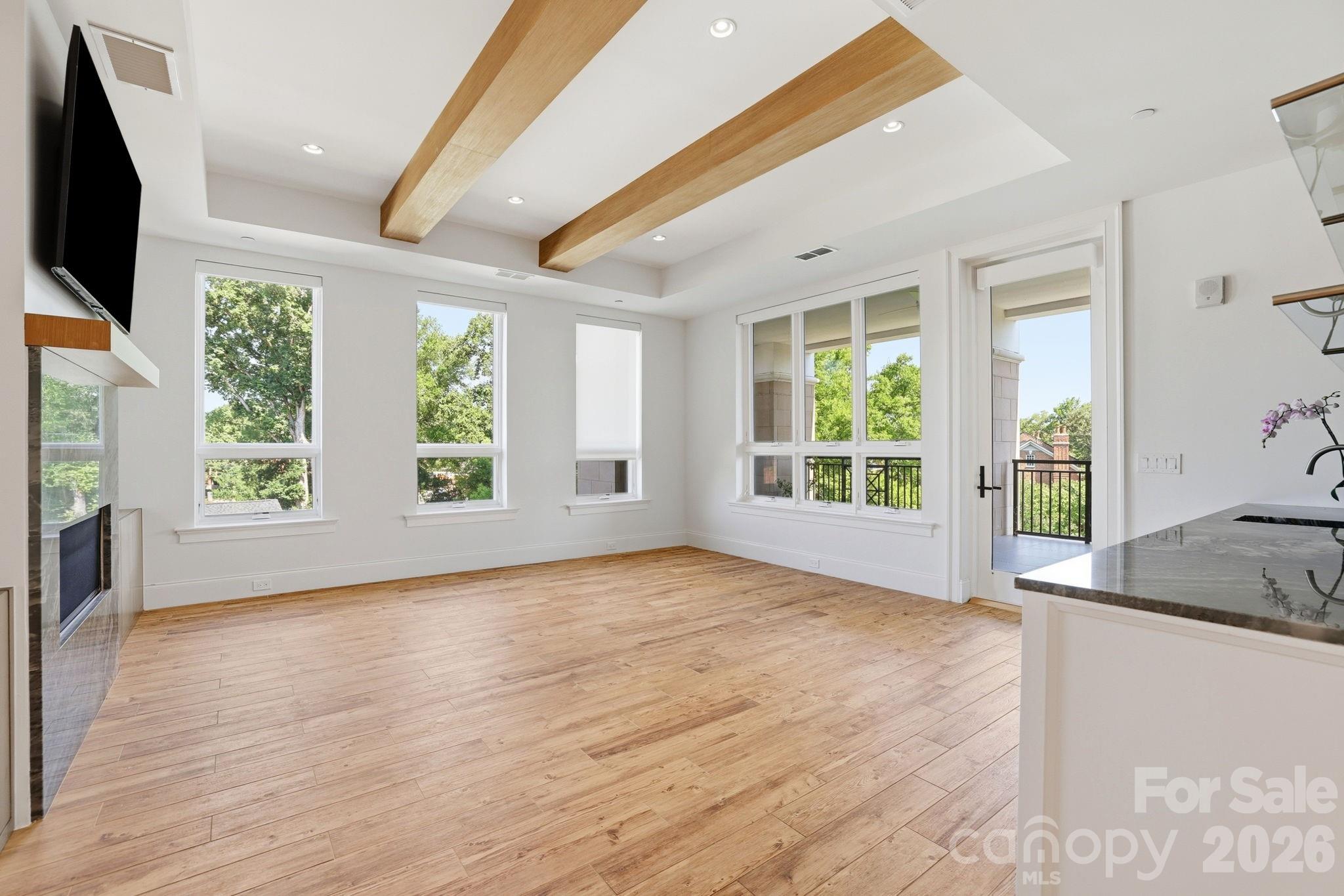 Condominium at 130 Cherokee Road, Charlotte, photo 13 of 48