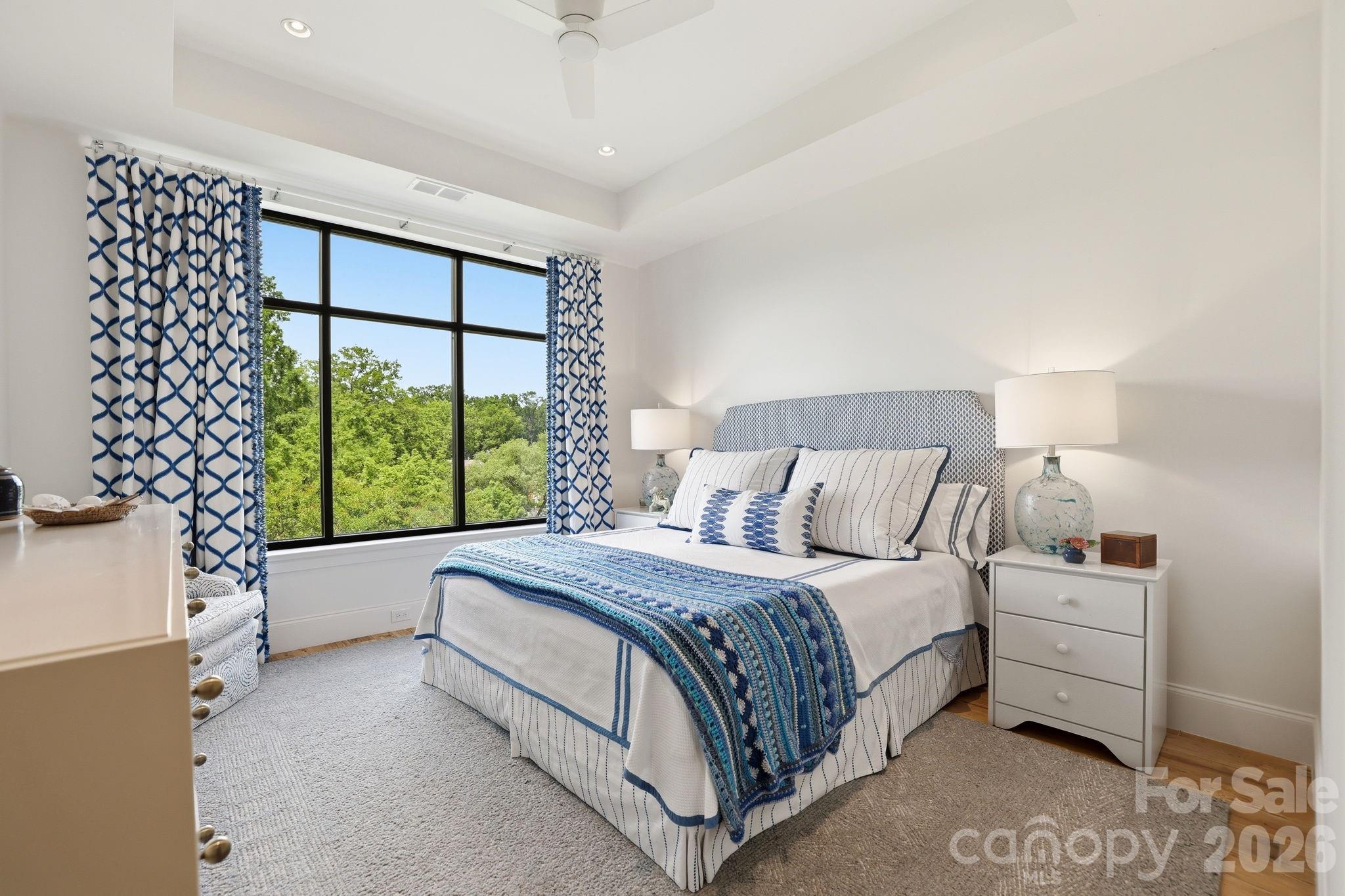 Condominium at 130 Cherokee Road, Charlotte, photo 26 of 48