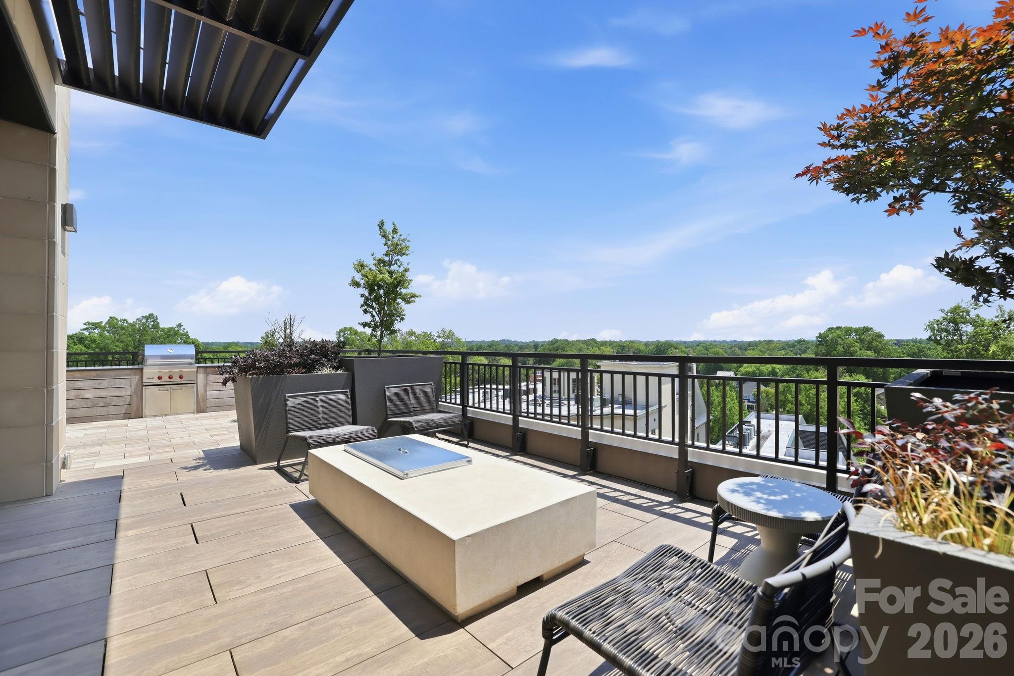Condominium at 130 Cherokee Road, Charlotte, photo 40 of 48