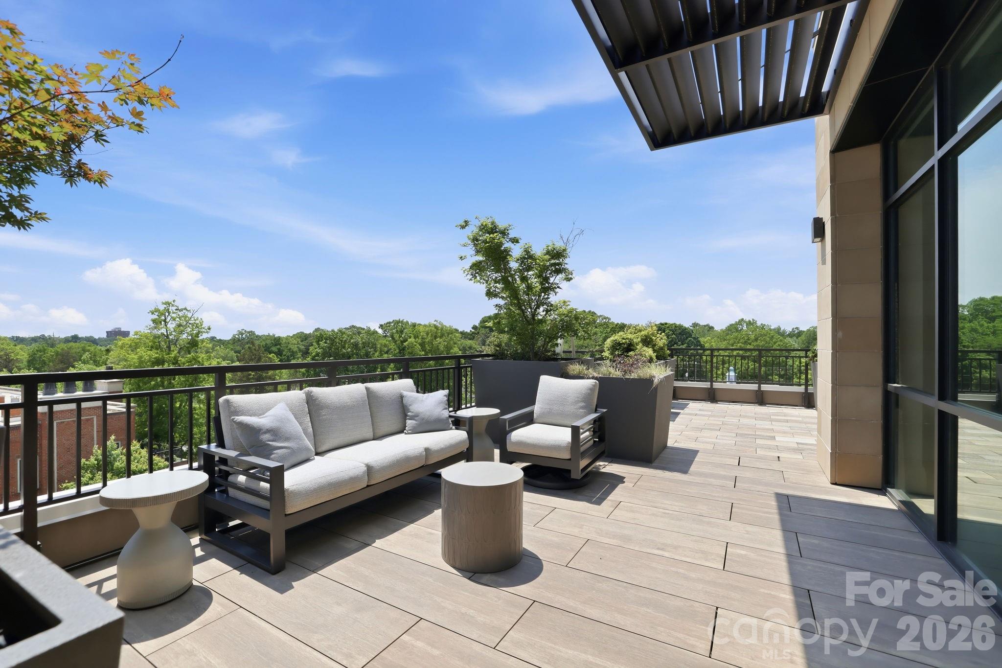 Condominium at 130 Cherokee Road, Charlotte, photo 42 of 48
