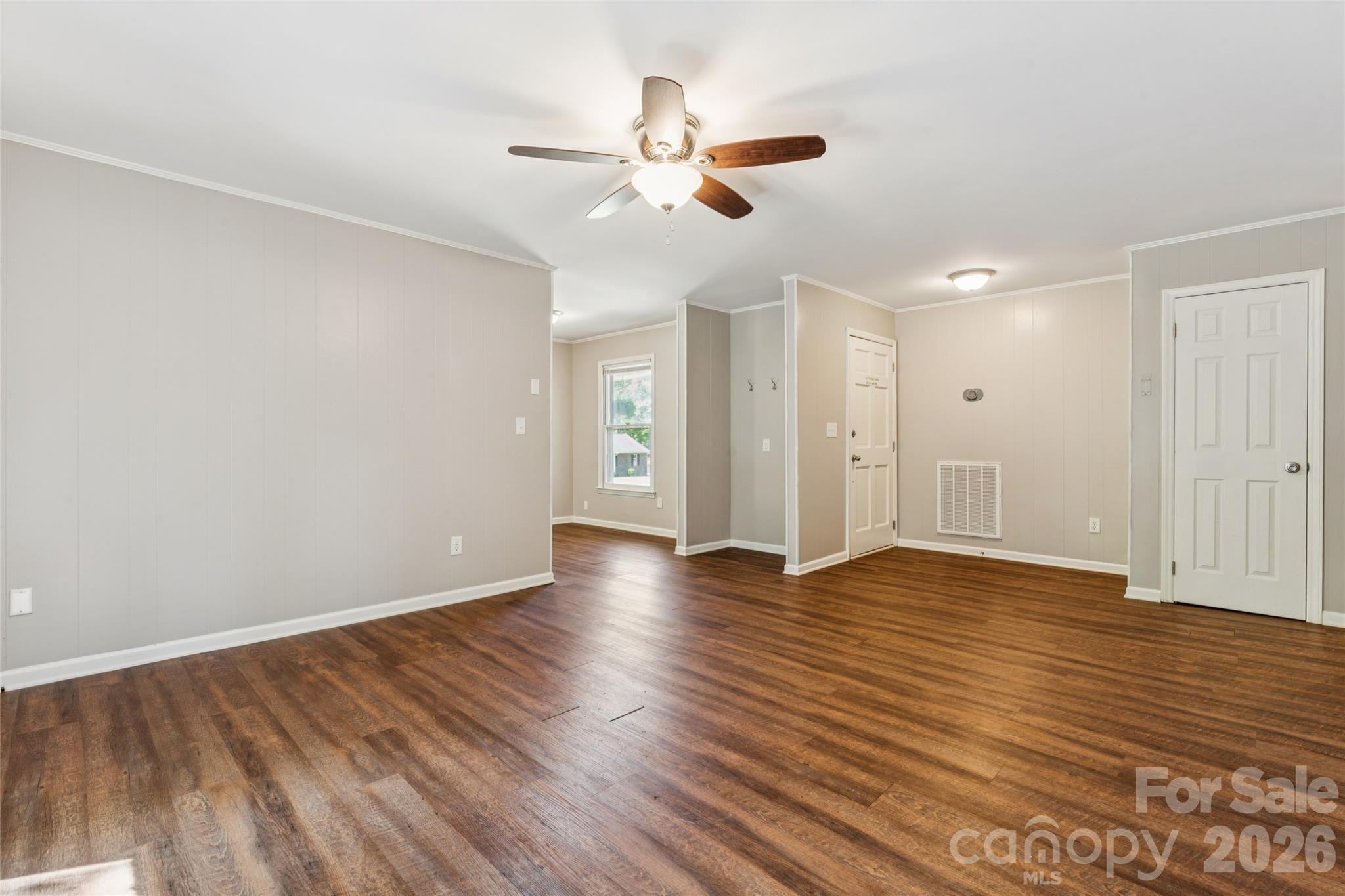 Living Room - 611 Woodland Drive, Rockwell