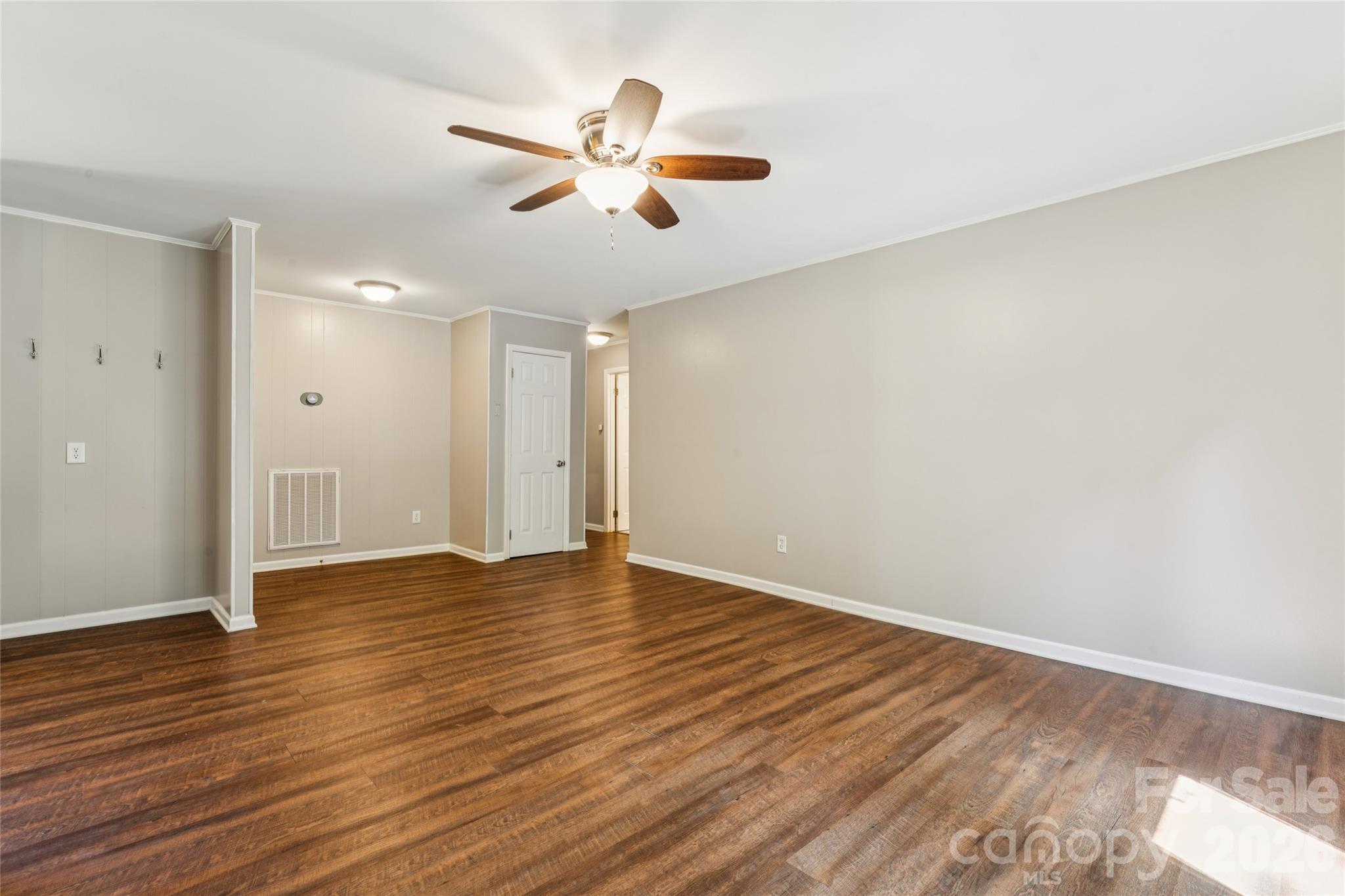 Single Family Residence at 611 Woodland Drive, Rockwell, photo 9 of 48