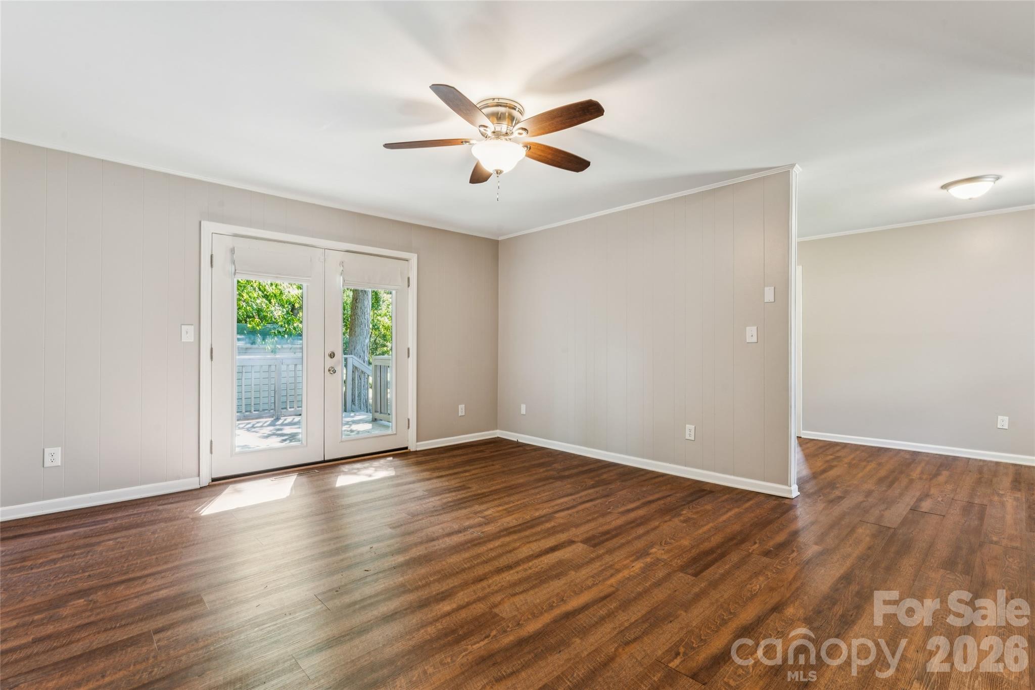 Single Family Residence at 611 Woodland Drive, Rockwell, photo 6 of 48