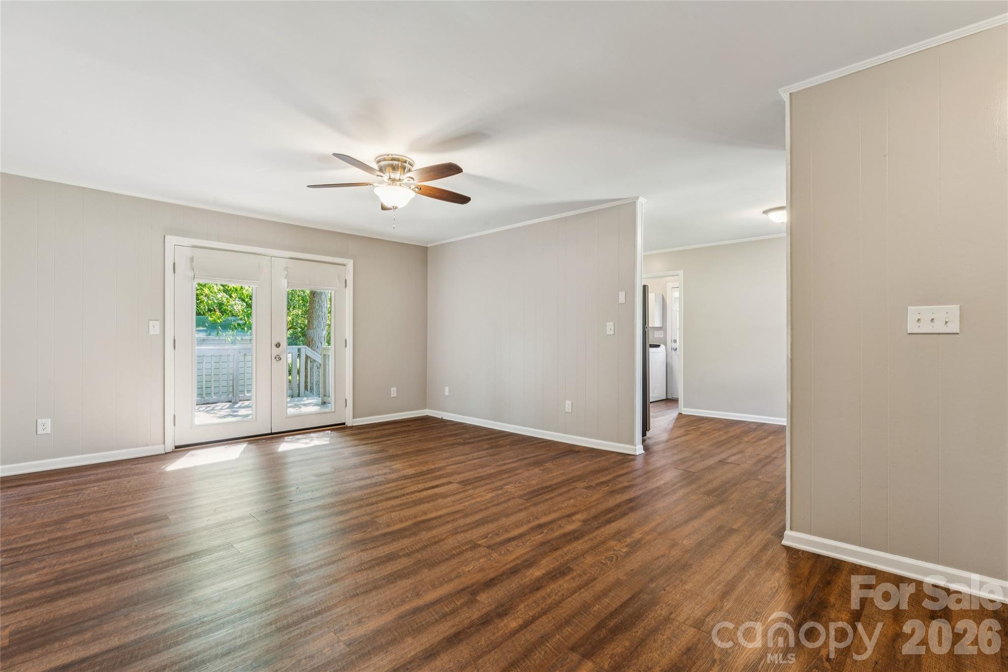 Single Family Residence at 611 Woodland Drive, Rockwell, photo 7 of 48
