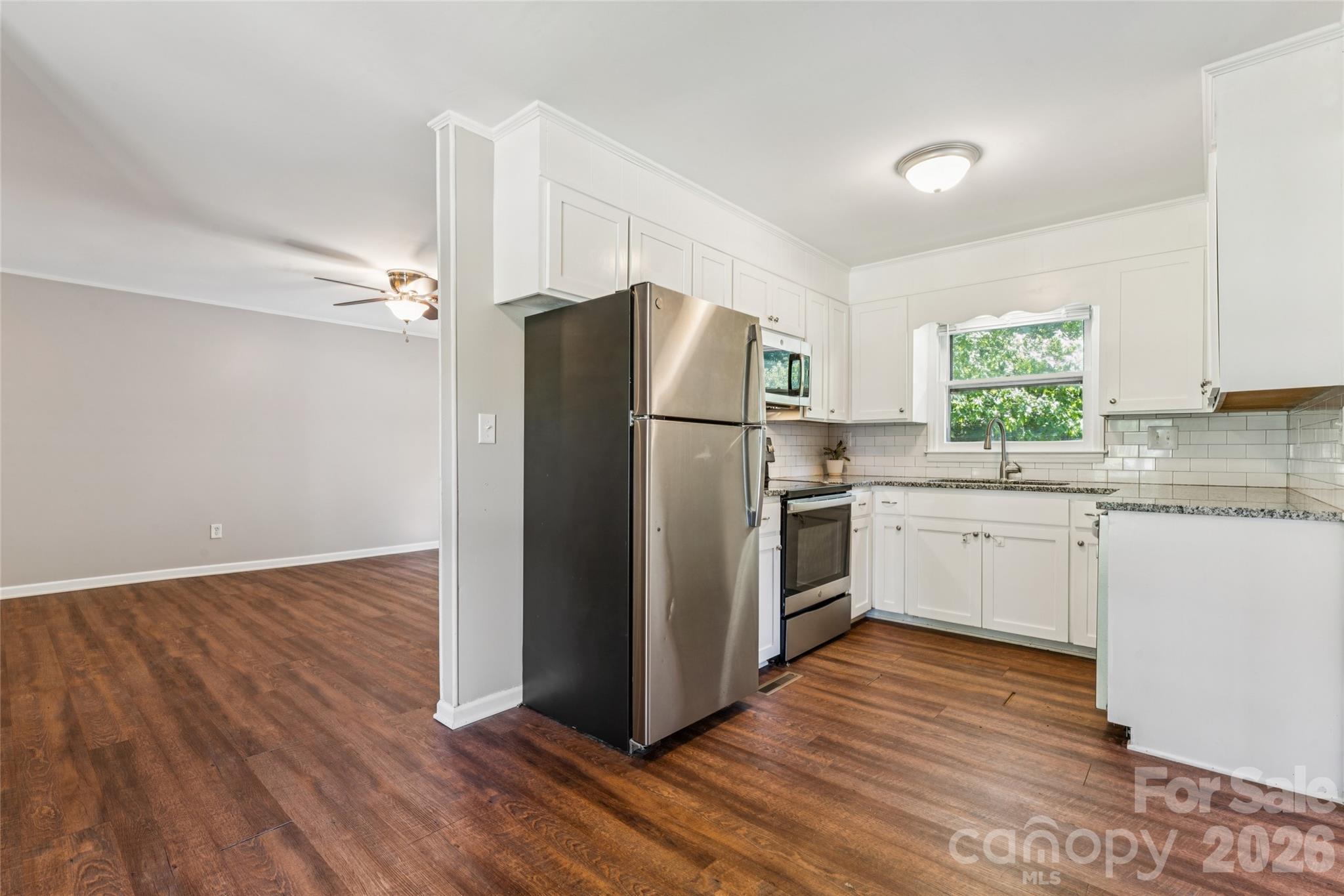 Kitchen - 611 Woodland Drive, Rockwell