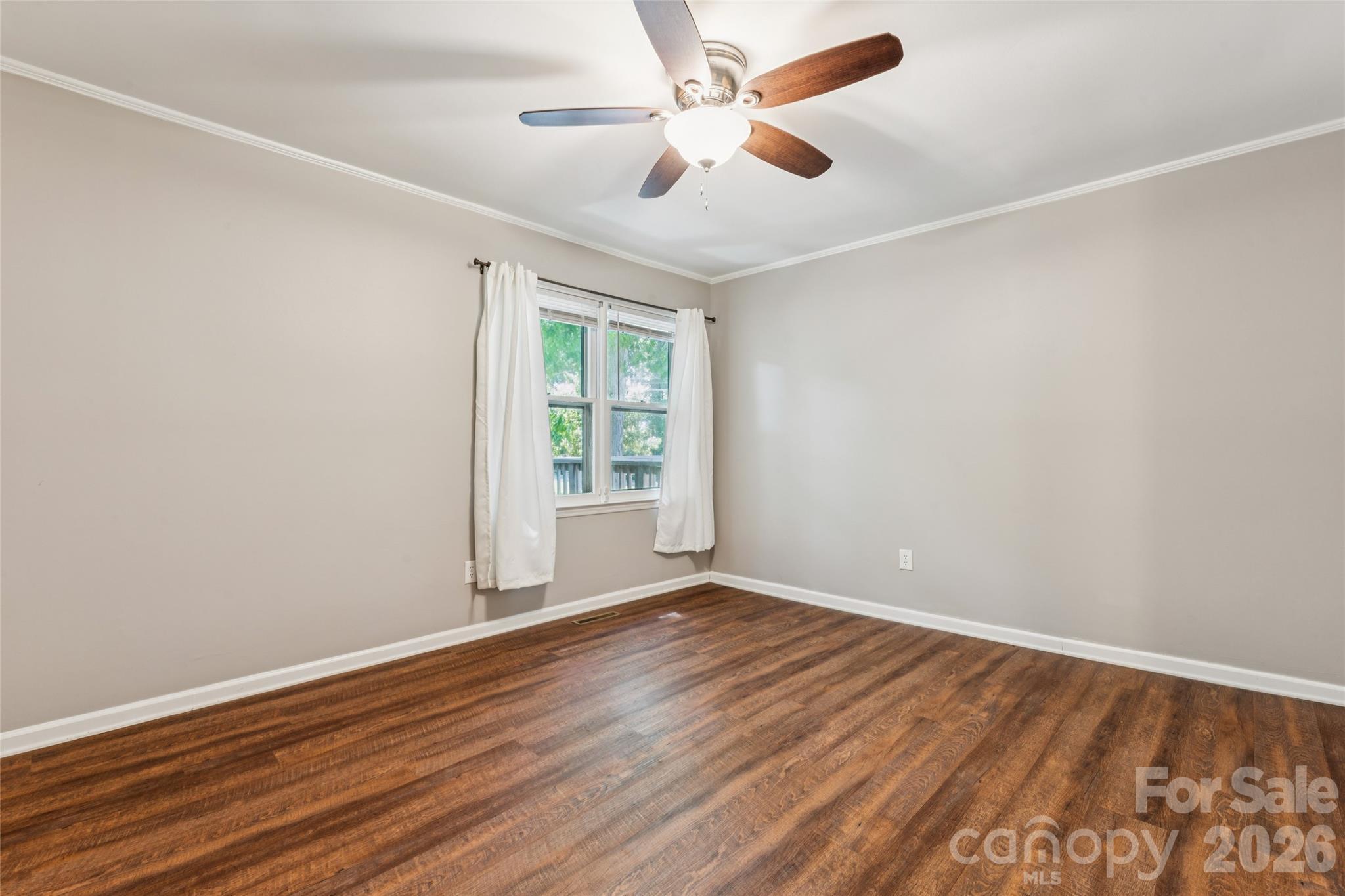Single Family Residence at 611 Woodland Drive, Rockwell, photo 21 of 48