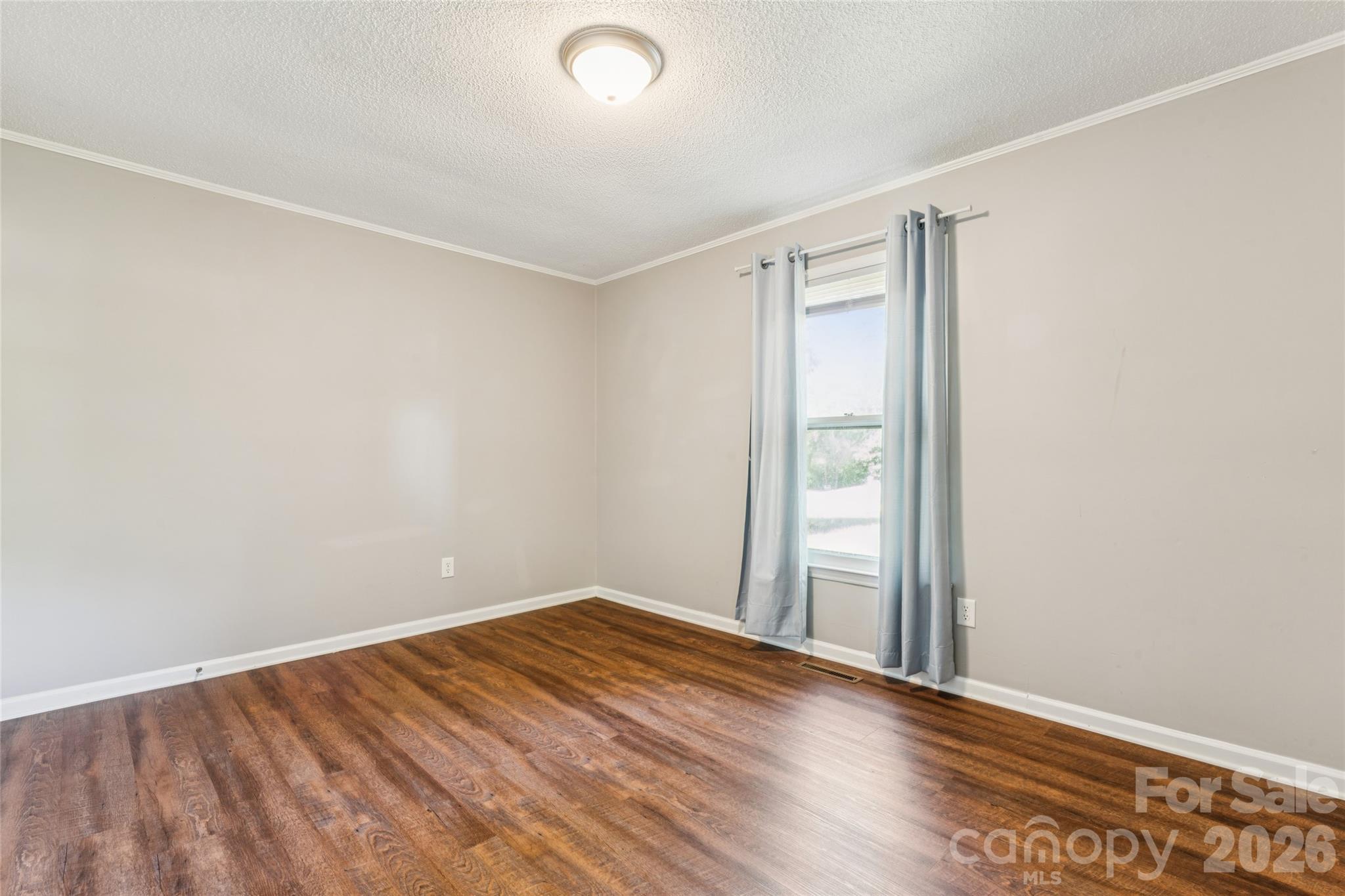 Single Family Residence at 611 Woodland Drive, Rockwell, photo 27 of 48
