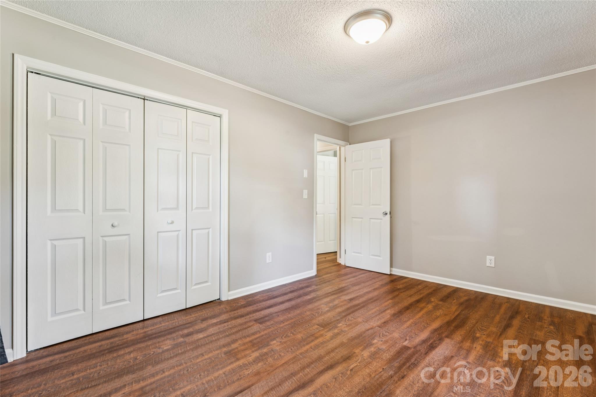 Single Family Residence at 611 Woodland Drive, Rockwell, photo 29 of 48