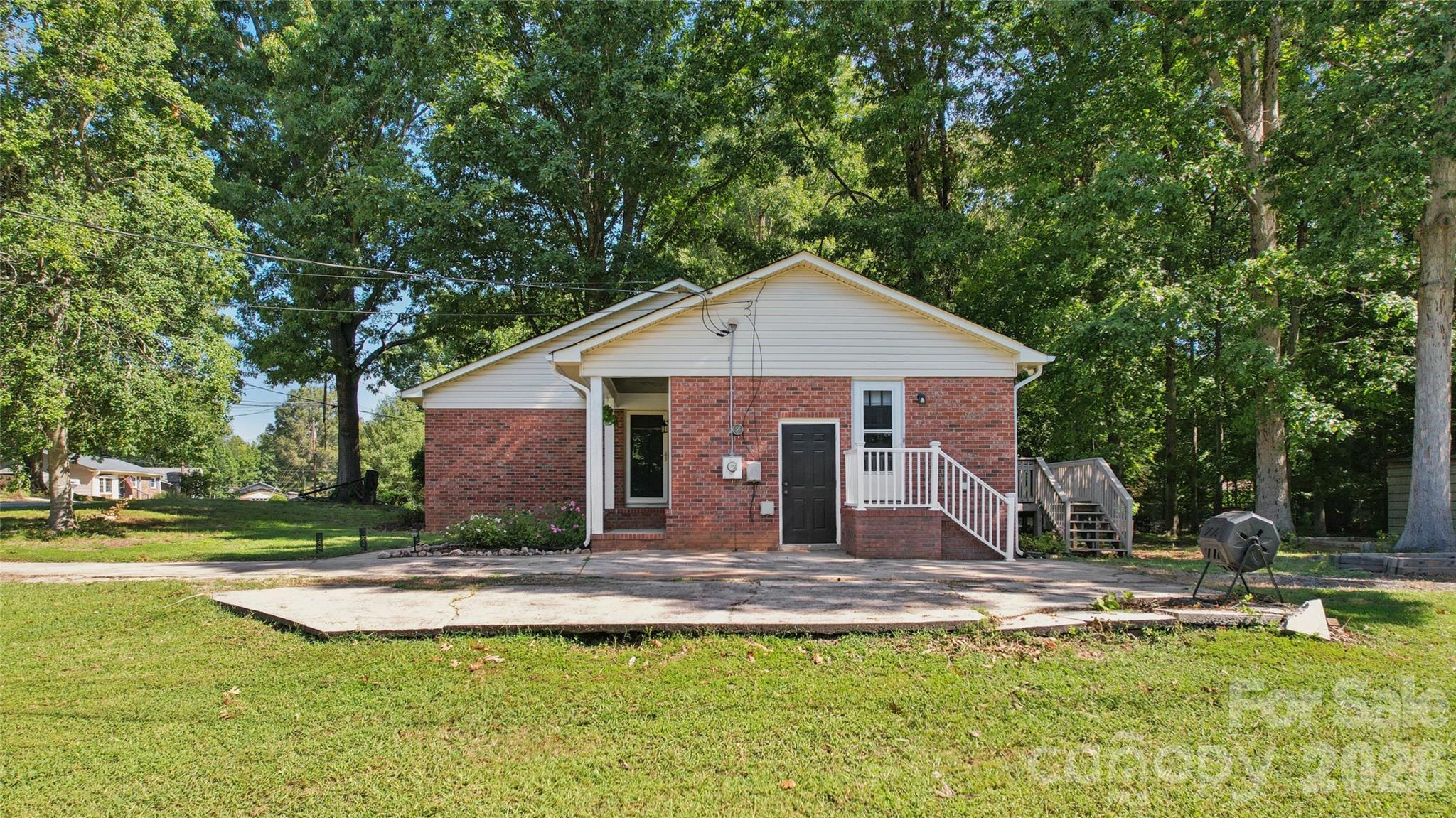 Single Family Residence at 611 Woodland Drive, Rockwell, photo 36 of 48