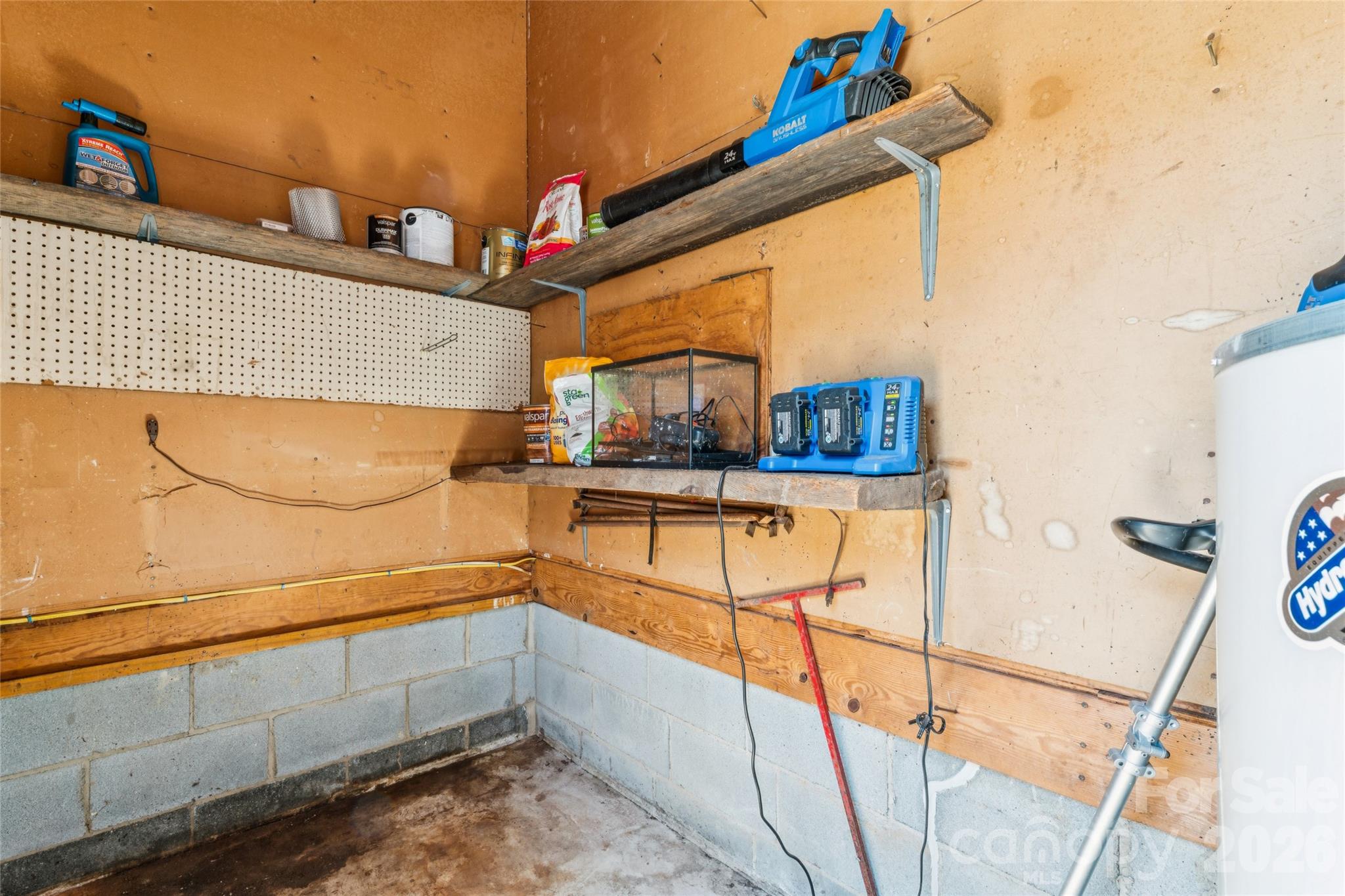 Storage area - 611 Woodland Drive, Rockwell