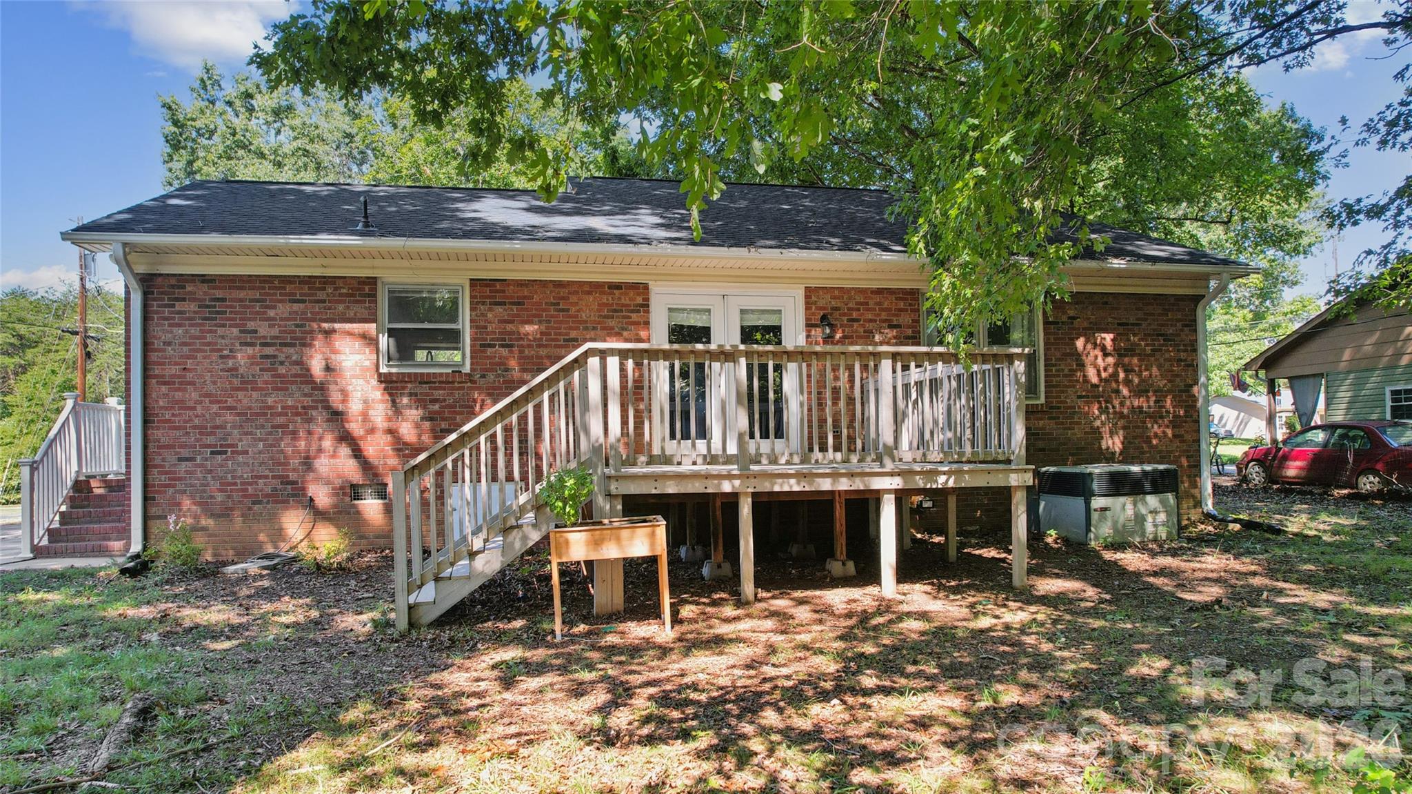 Single Family Residence at 611 Woodland Drive, Rockwell, photo 44 of 48