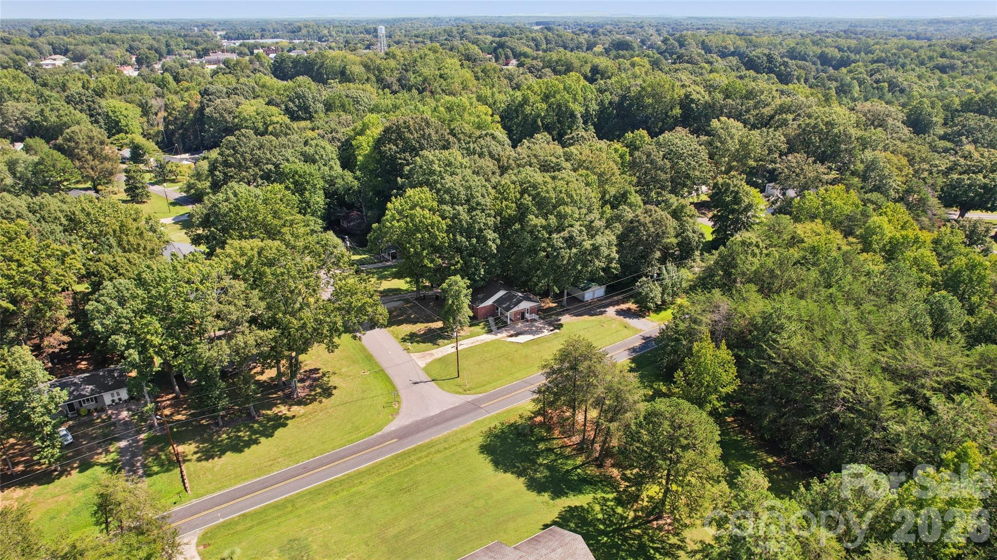 Single Family Residence at 611 Woodland Drive, Rockwell, photo 48 of 48