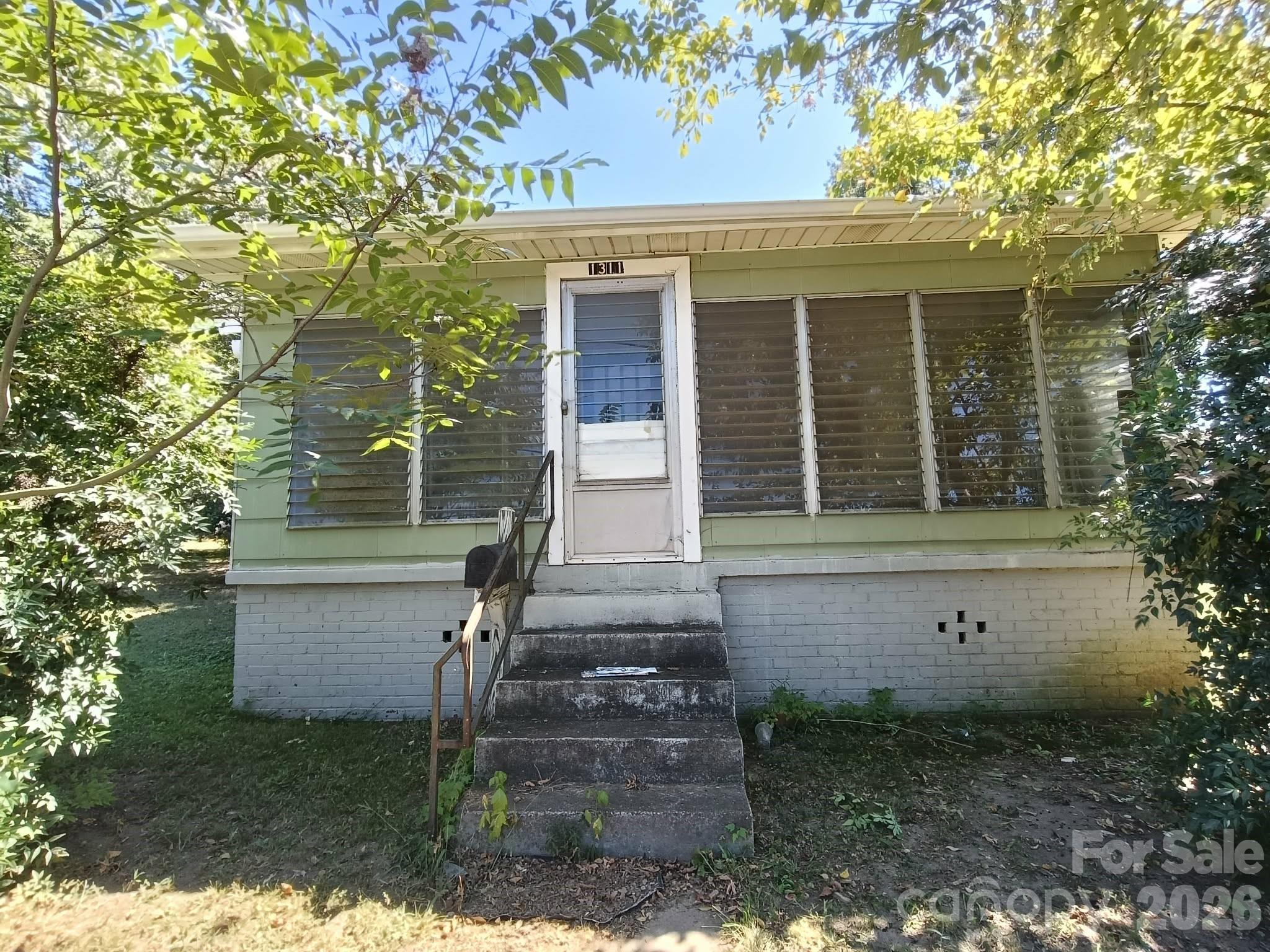 1311 Dekalb Street S