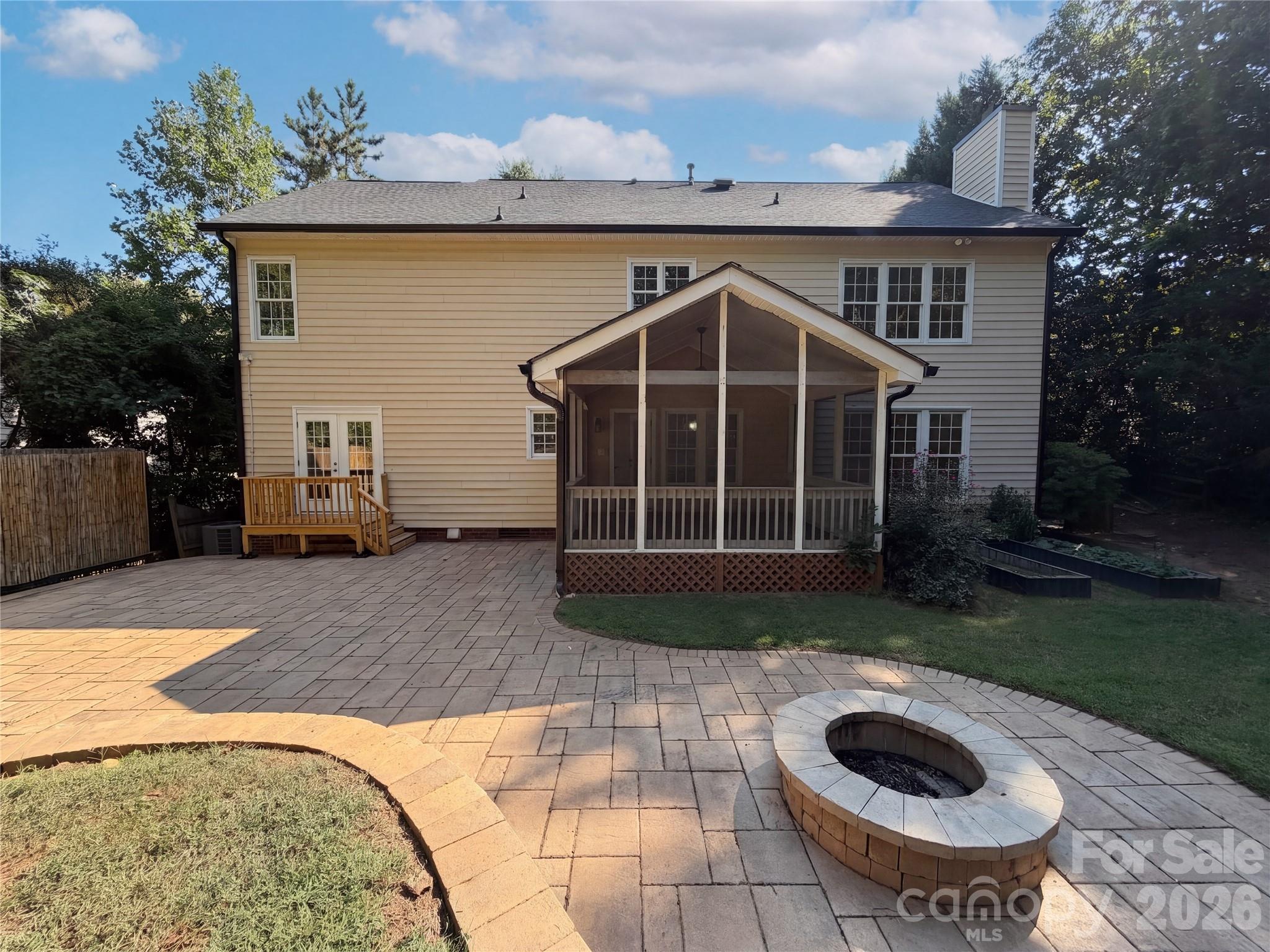 Single Family Residence at 12209 Willingdon Road, Huntersville, photo 11 of 77