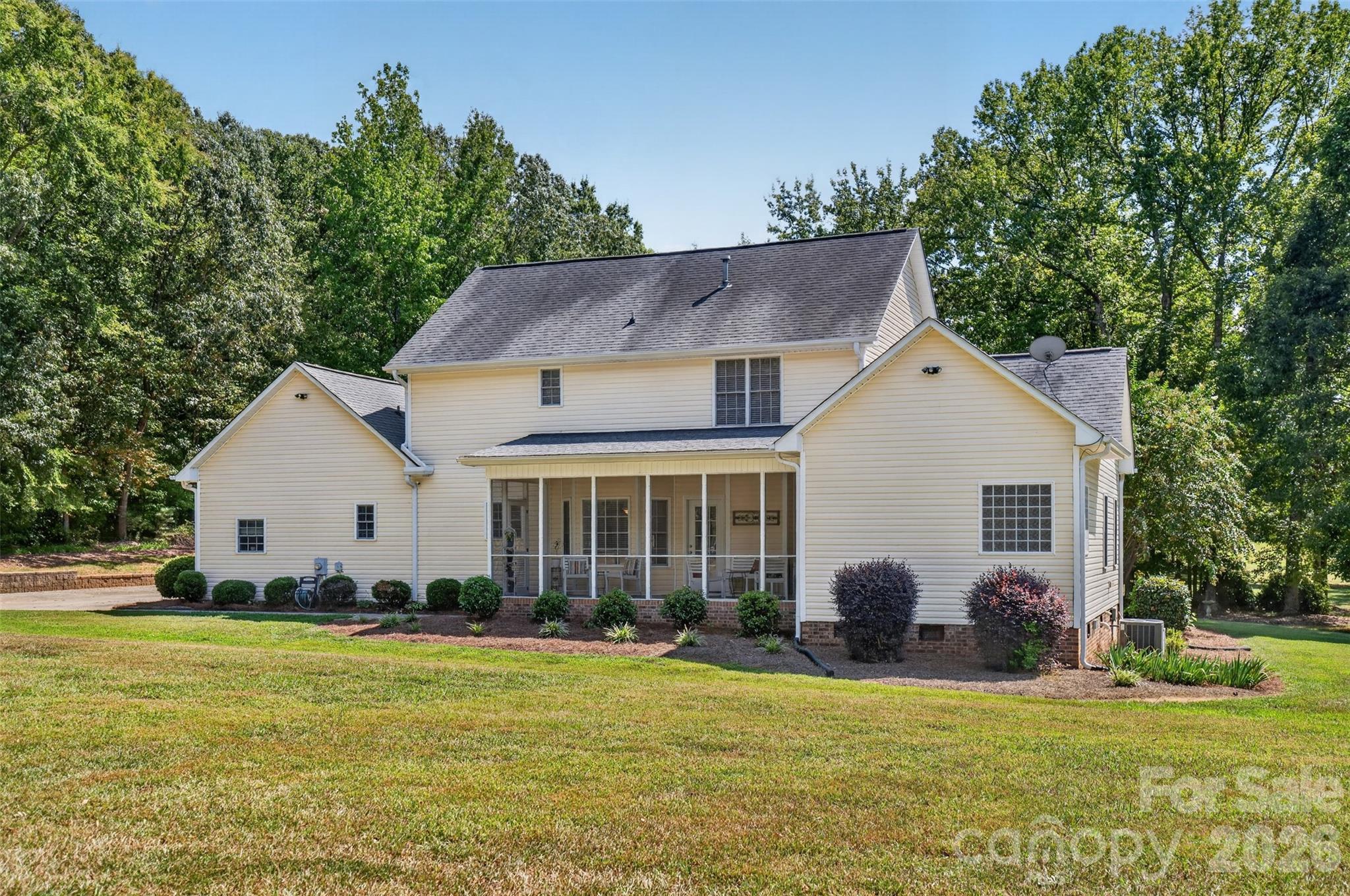 Single Family Residence at 4043 Thompson Road, Lancaster, photo 5 of 38