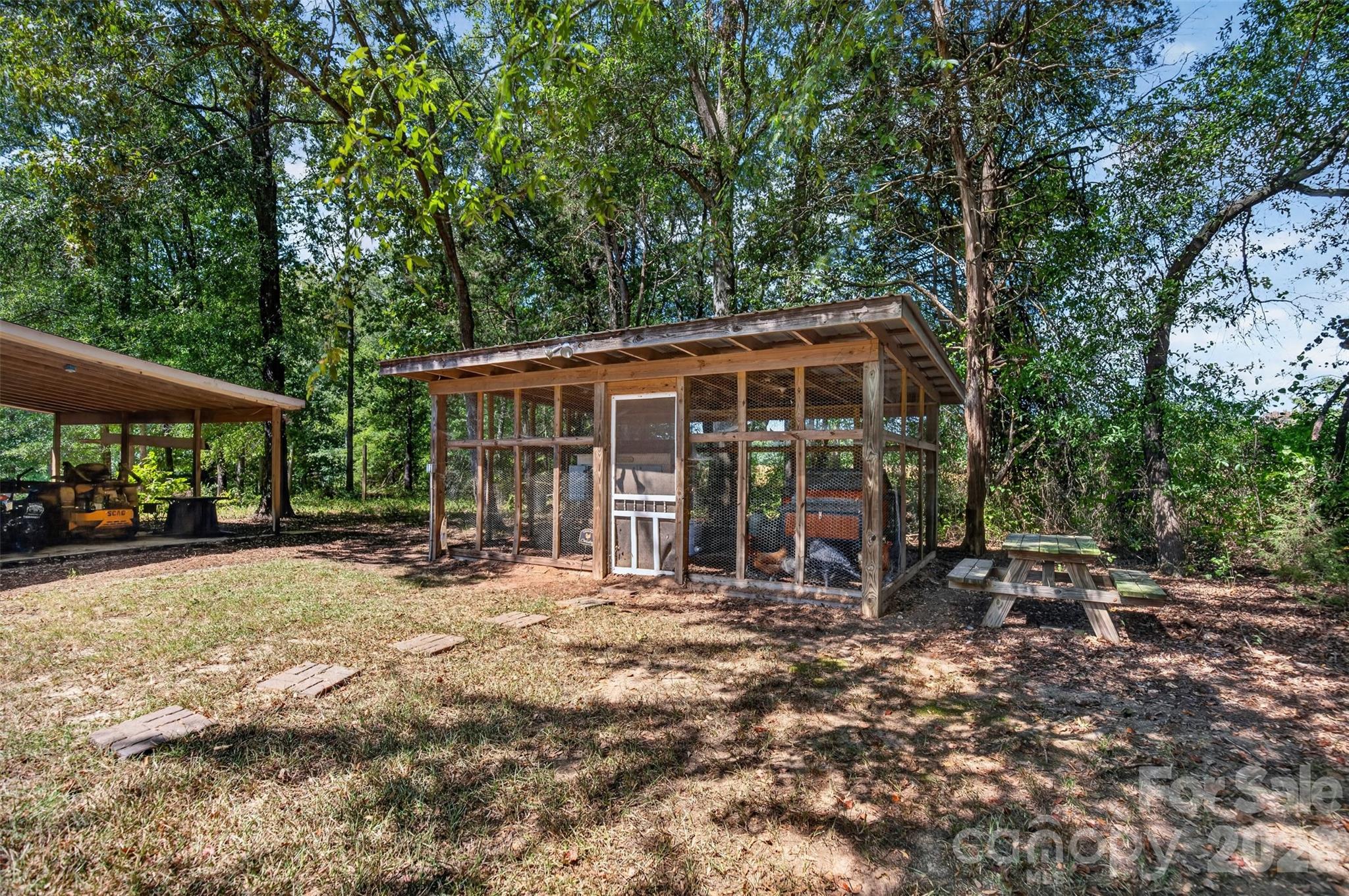 Single Family Residence at 4043 Thompson Road, Lancaster, photo 6 of 38