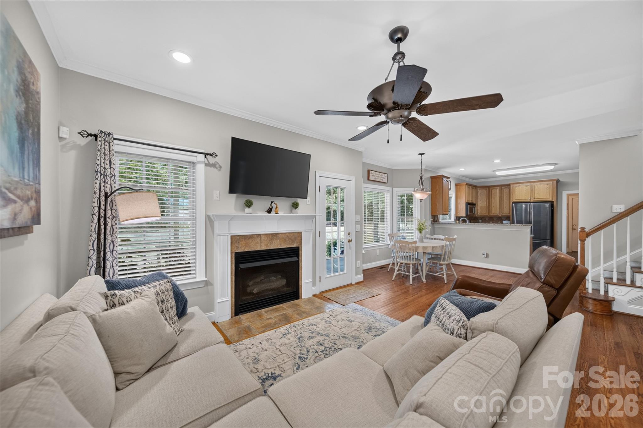 Single Family Residence at 4043 Thompson Road, Lancaster, photo 13 of 38