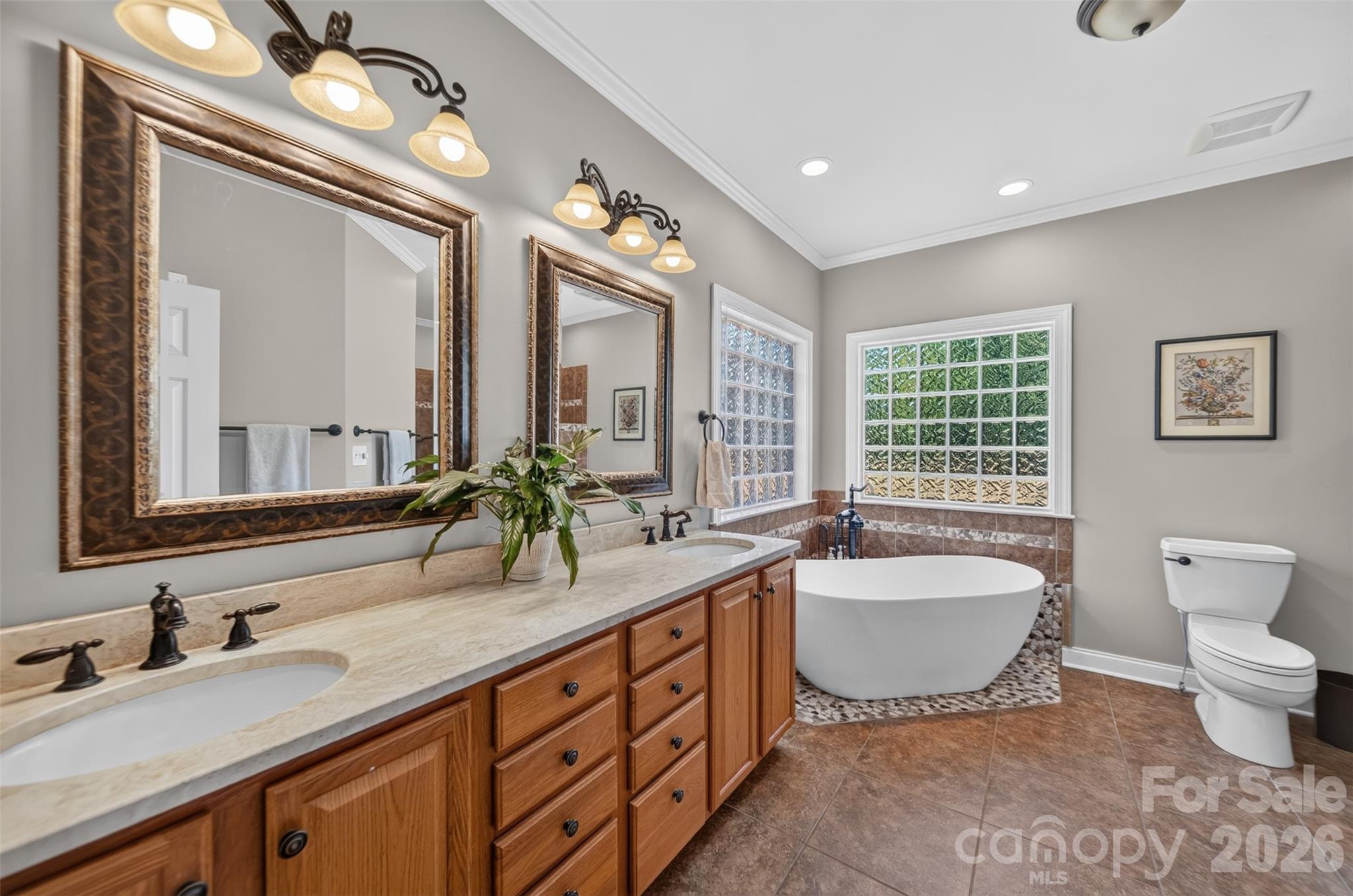 Single Family Residence at 4043 Thompson Road, Lancaster, photo 22 of 38