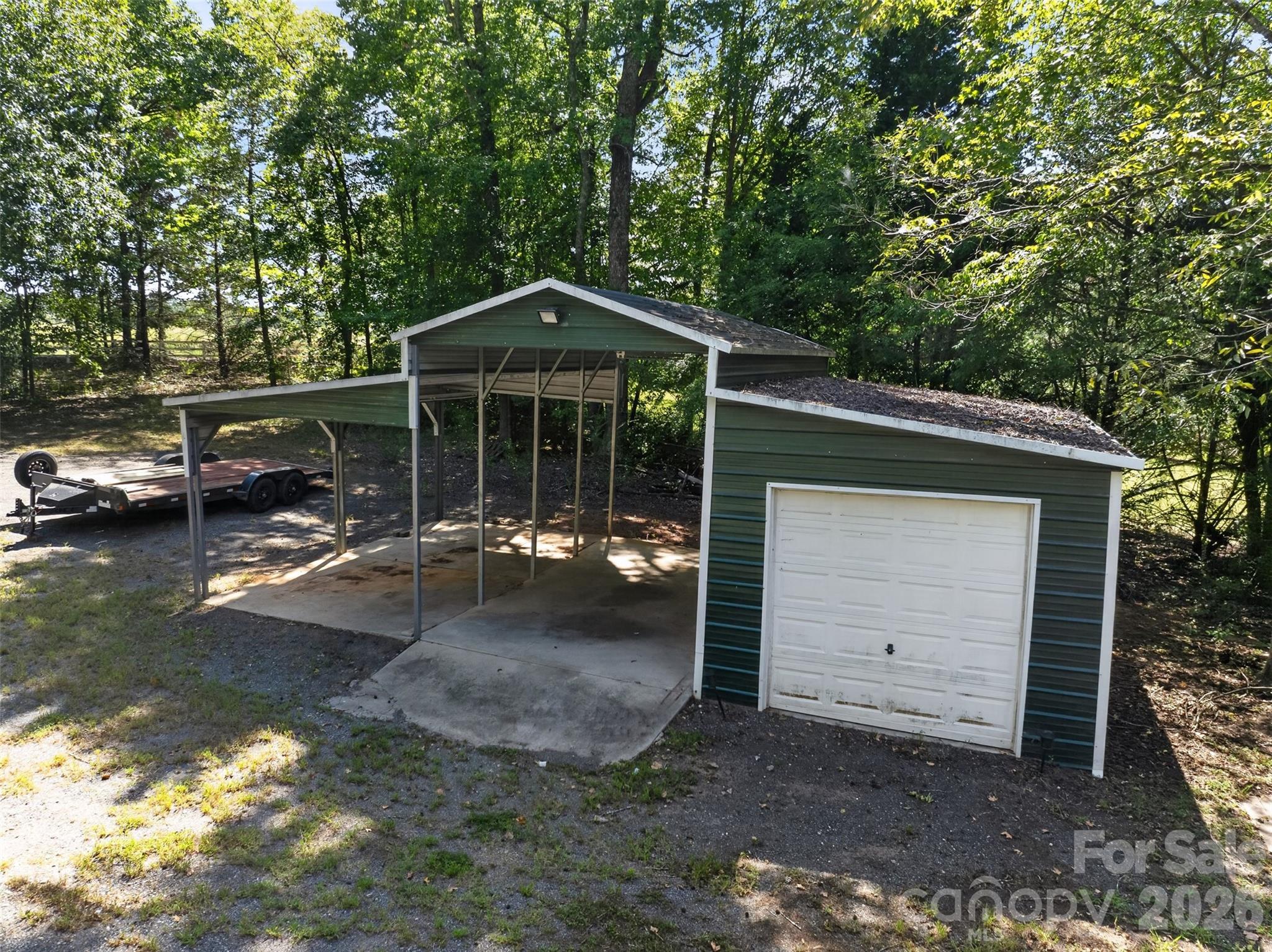 Tractor Garage & Workspace - 4043 Thompson Road, Lancaster