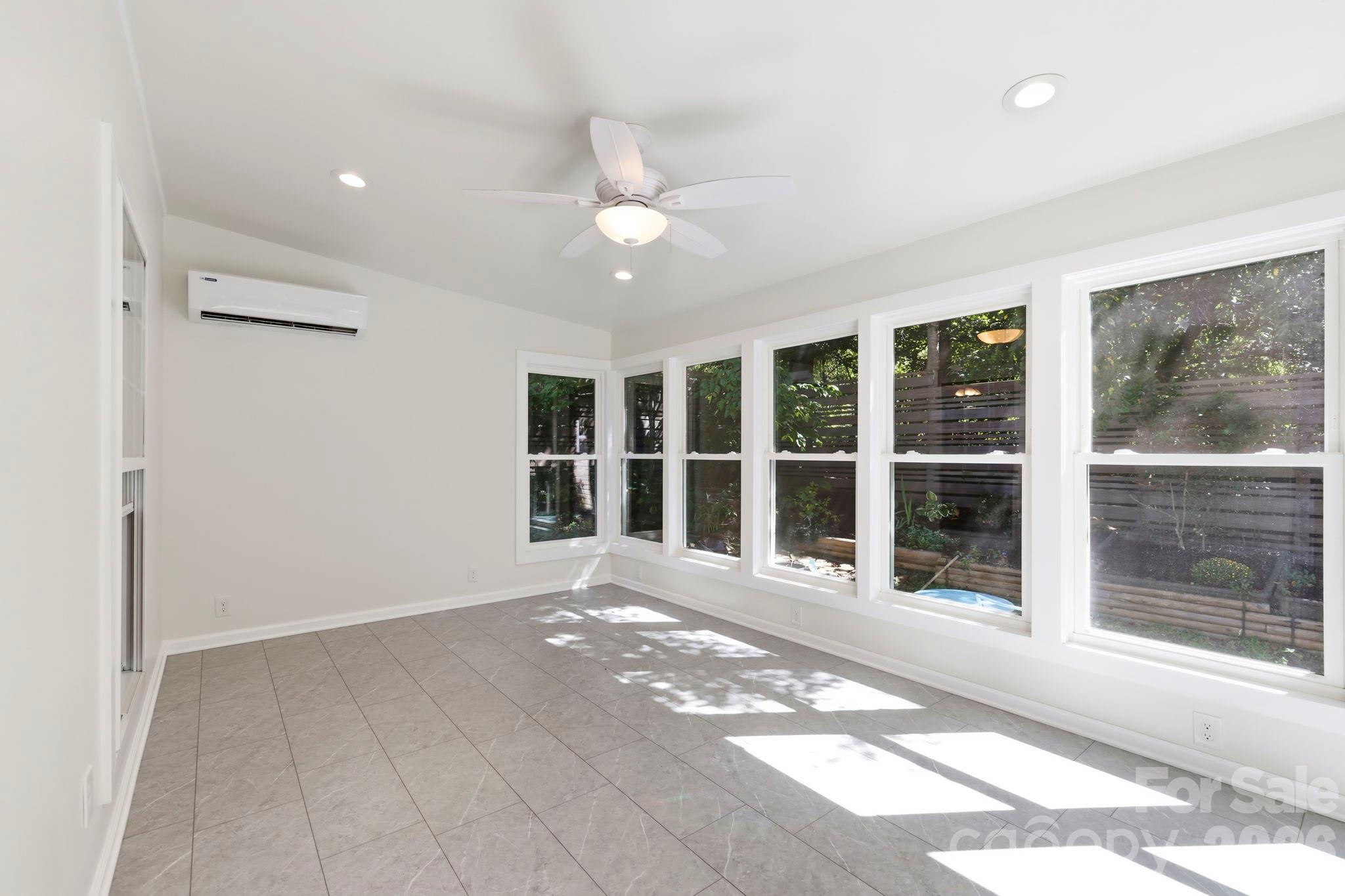 Sunroom off Kitchen - 8A Bent Grass Court, Black Mountain