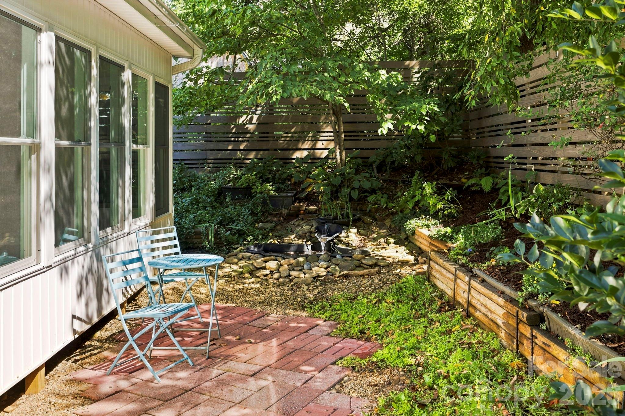 Back Patio - 8A Bent Grass Court, Black Mountain