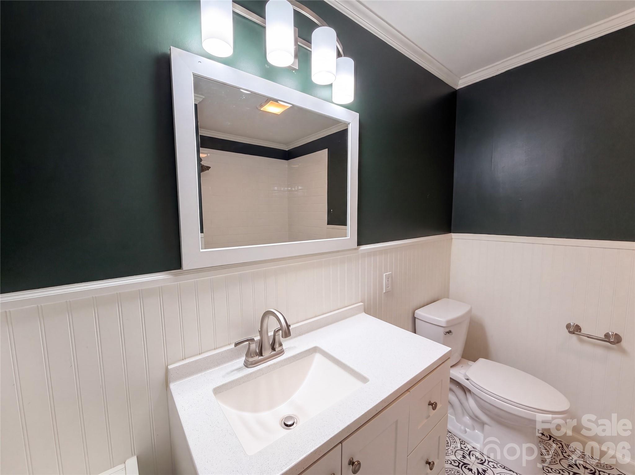 Single Family Residence at 5630 S New Hope Road, Belmont, photo 8 of 18