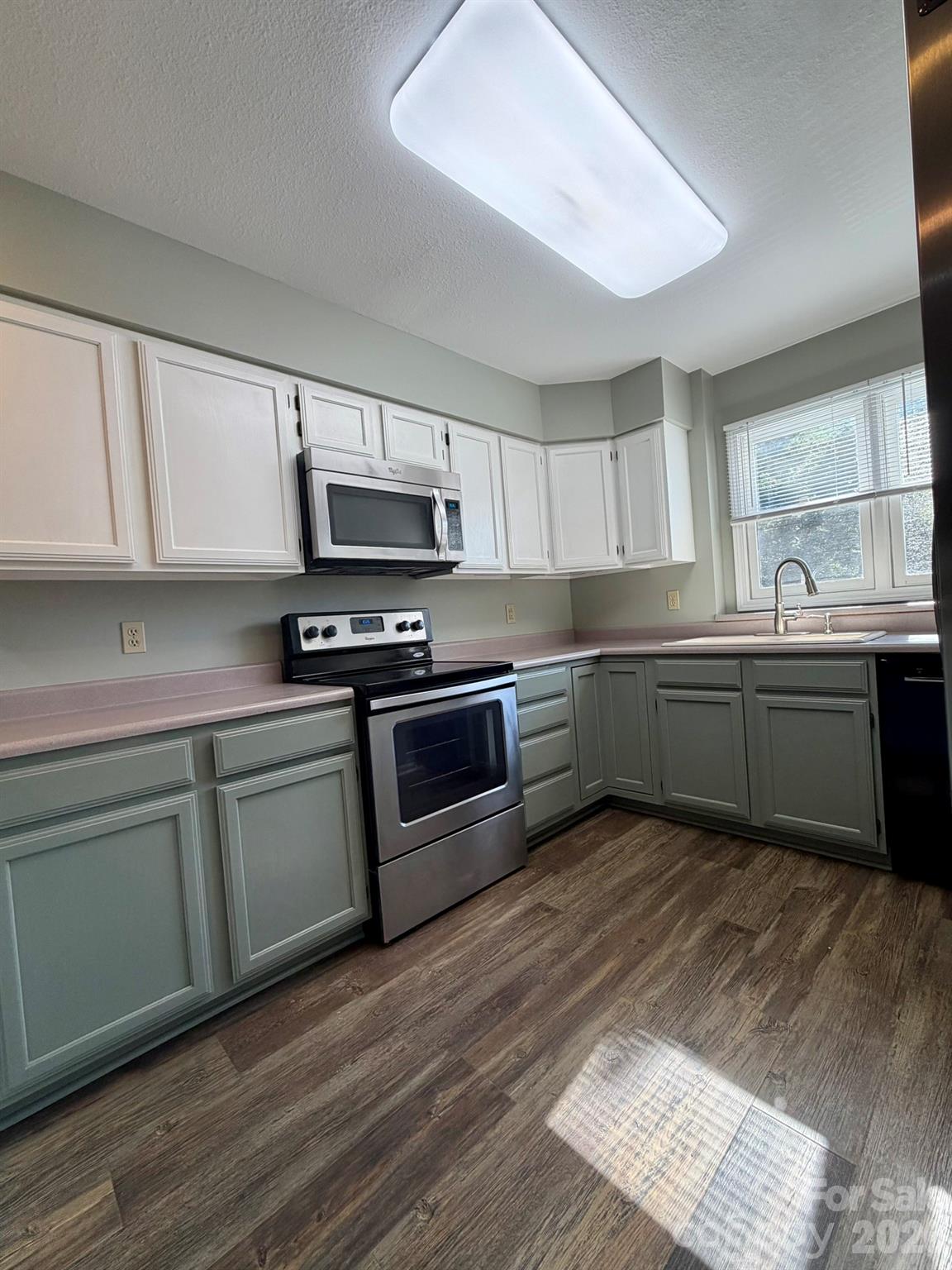 Condominium at 22 Willow Tree Run, Asheville, photo 10 of 45