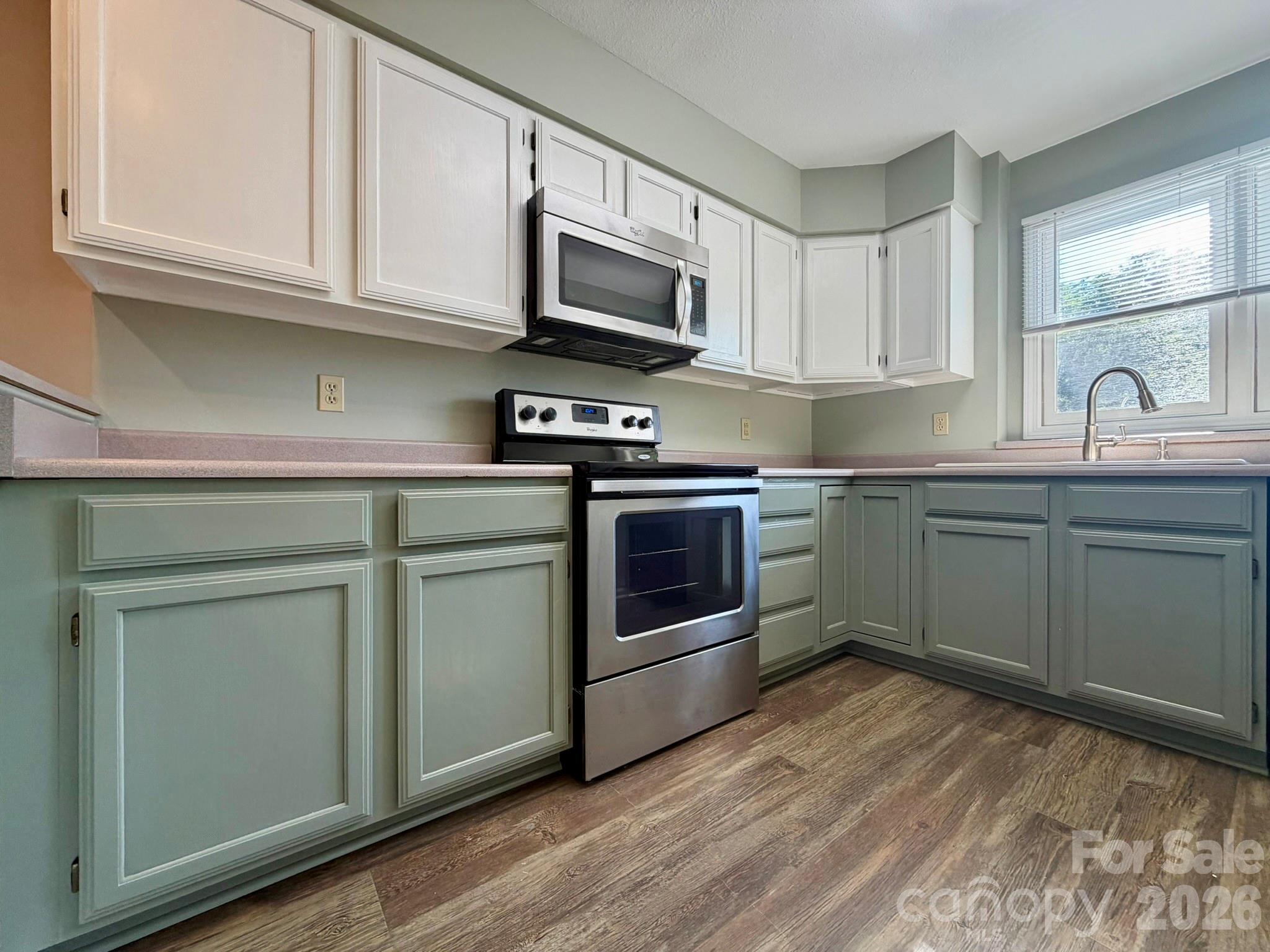 Condominium at 22 Willow Tree Run, Asheville, photo 11 of 45